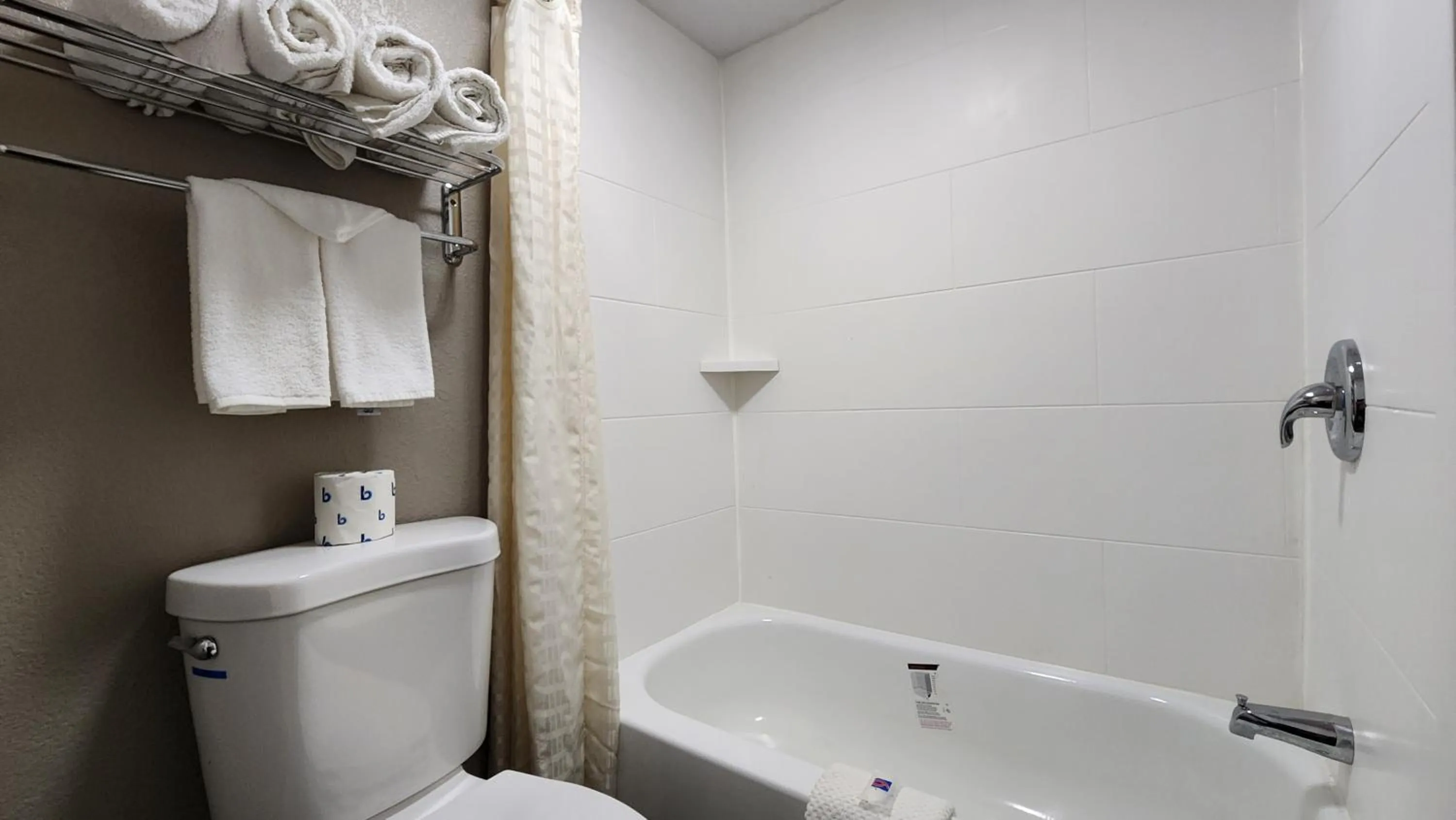 King Room - single occupancy - Smoking  in Motel 6 Columbus OH - OSU North