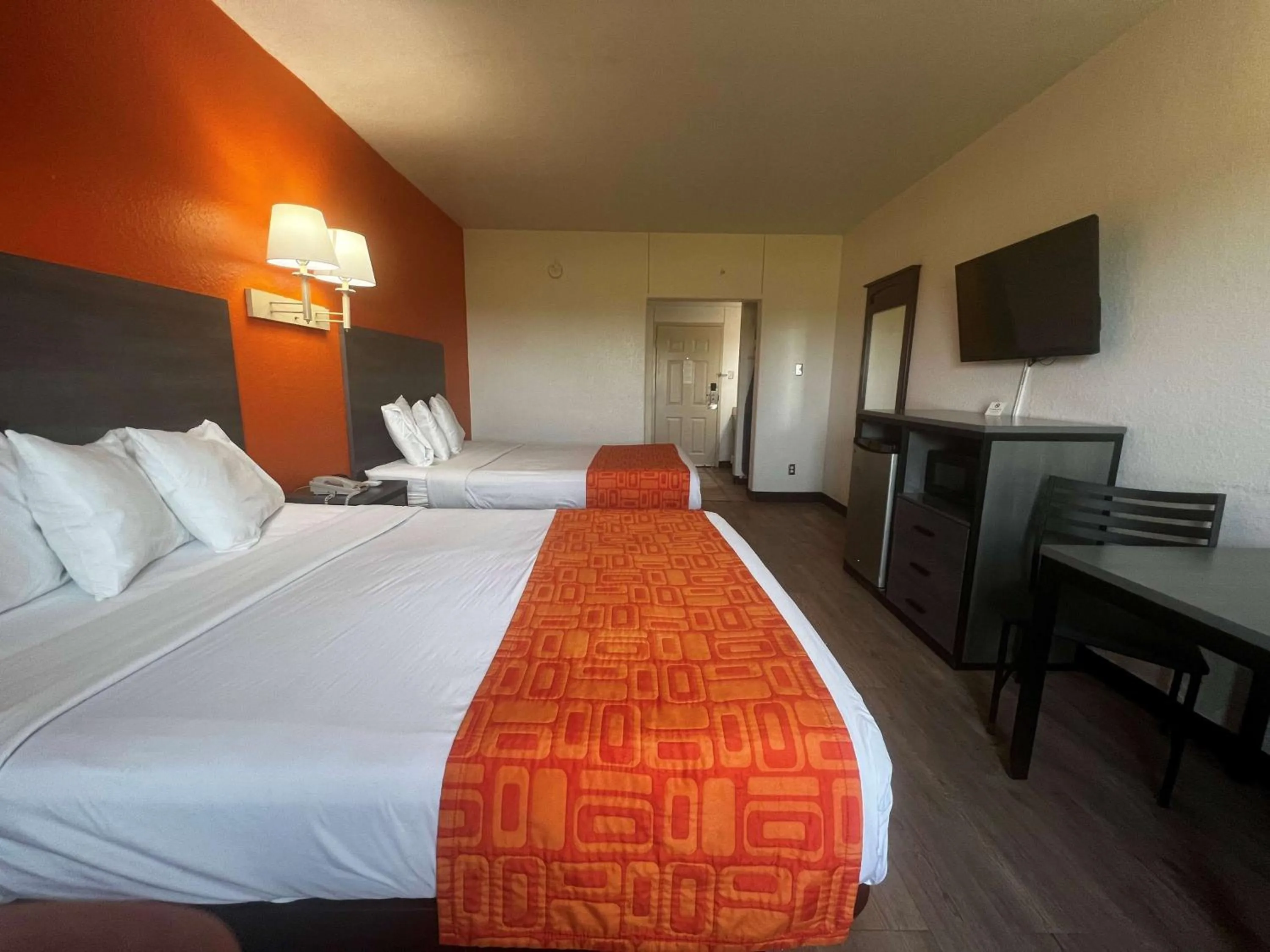 Queen Room with Two Queen Beds - Non-Smoking in Howard Johnson by Wyndham Galveston