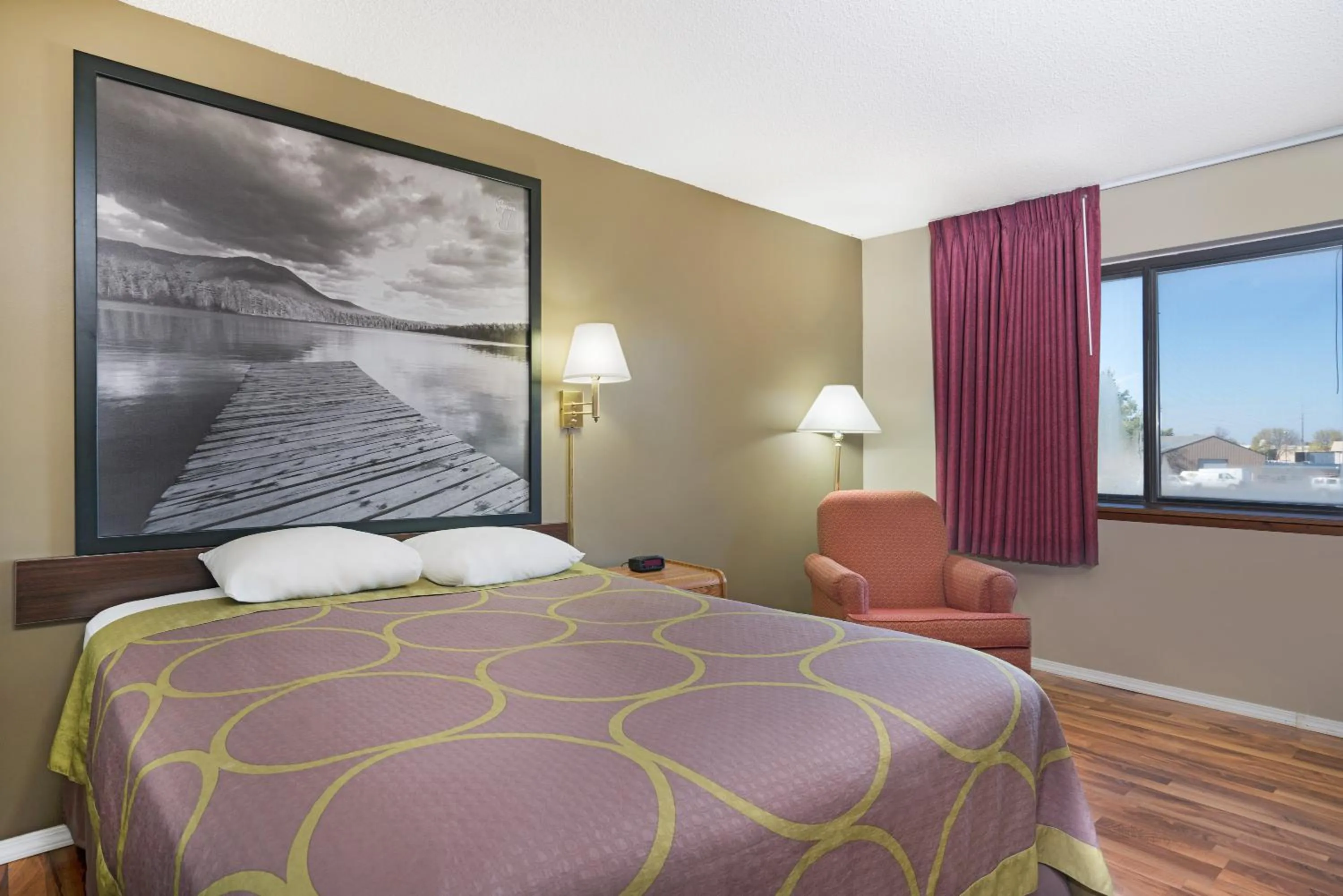 Queen Room - Disability Access/Non-Smoking in Super 8 by Wyndham Marshall MN