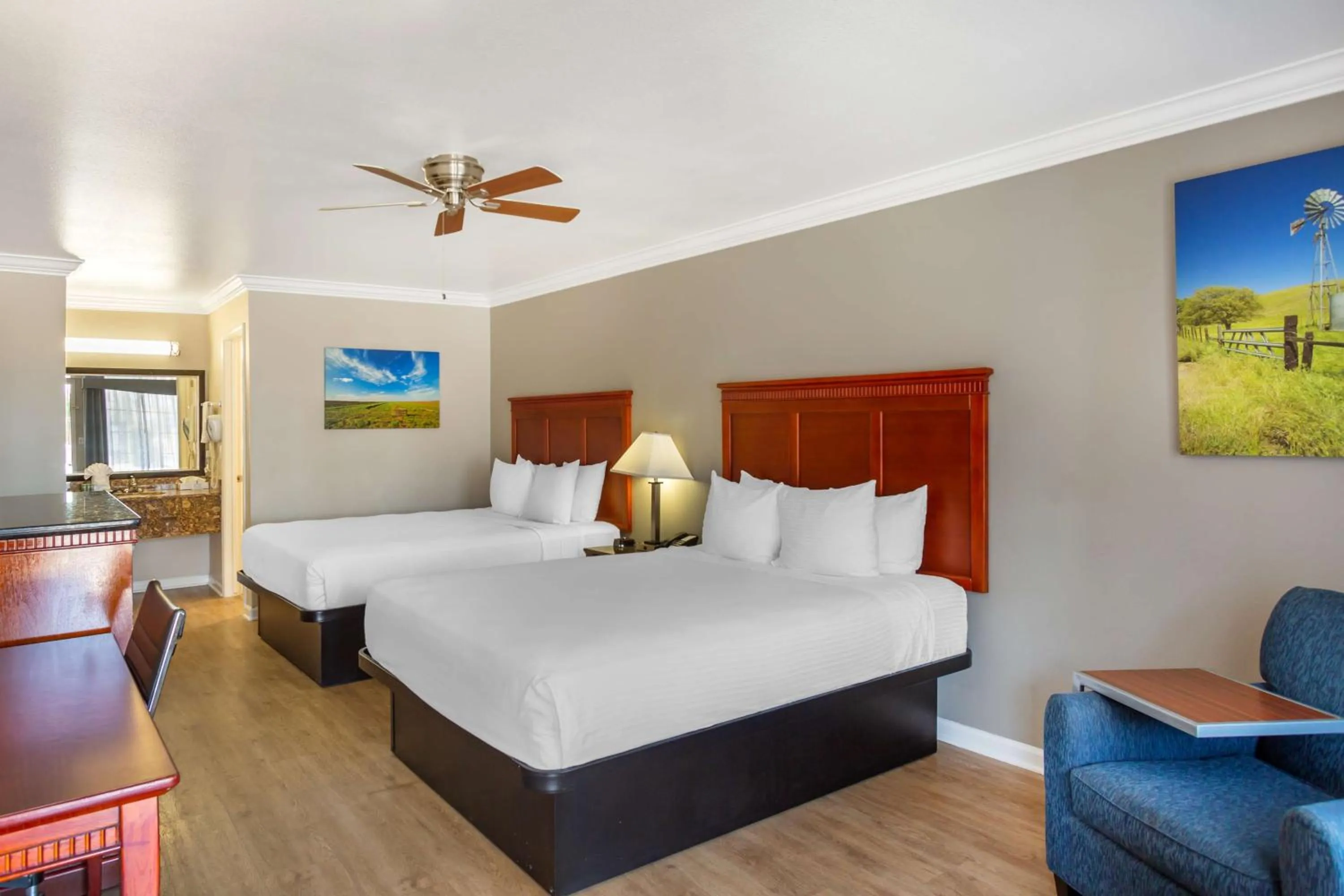 Queen Room with Two Queen Beds - Disability Access - Non Smoking in Best Western Heritage Inn