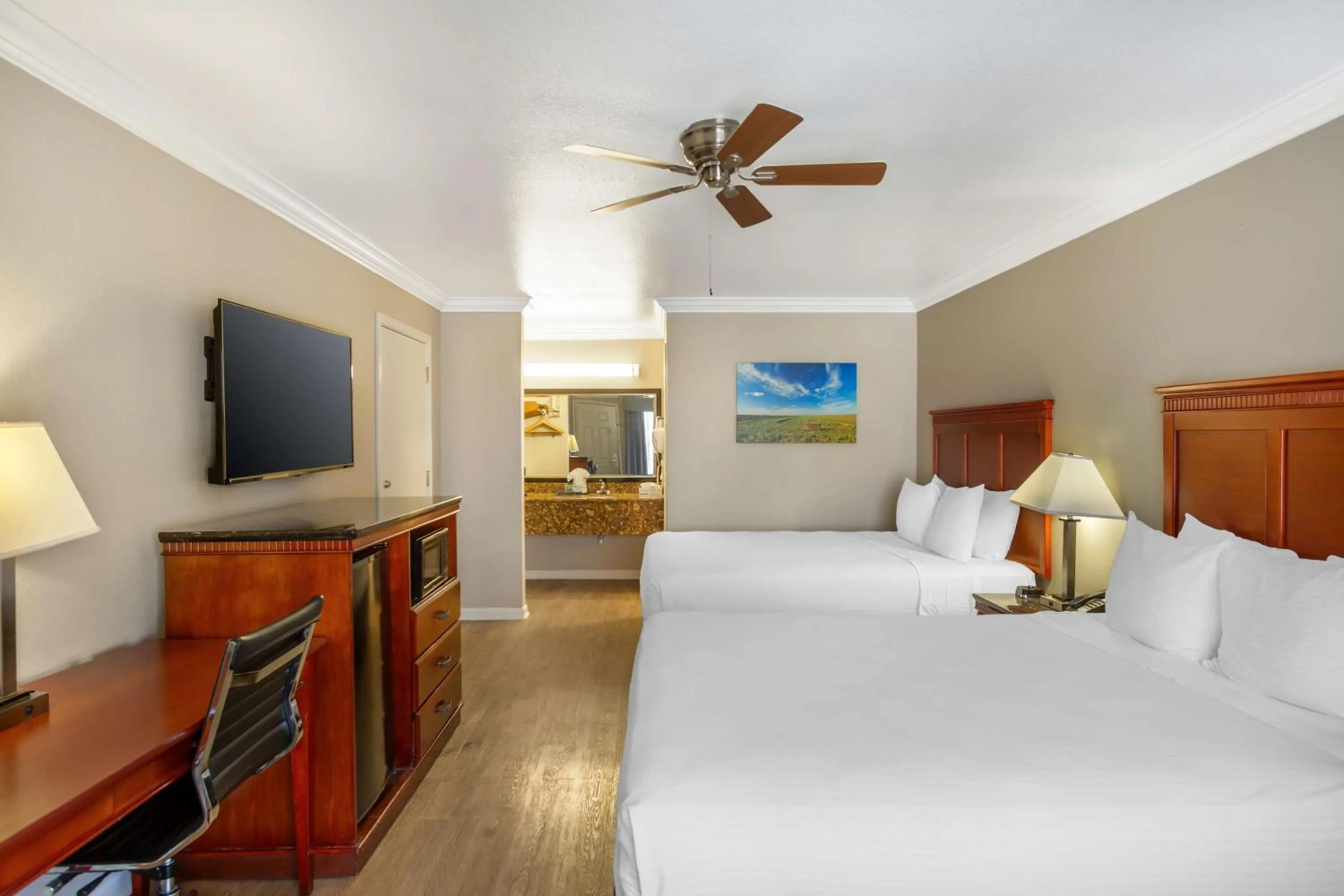 Queen Room with Two Queen Beds - Non Smoking in Best Western Heritage Inn