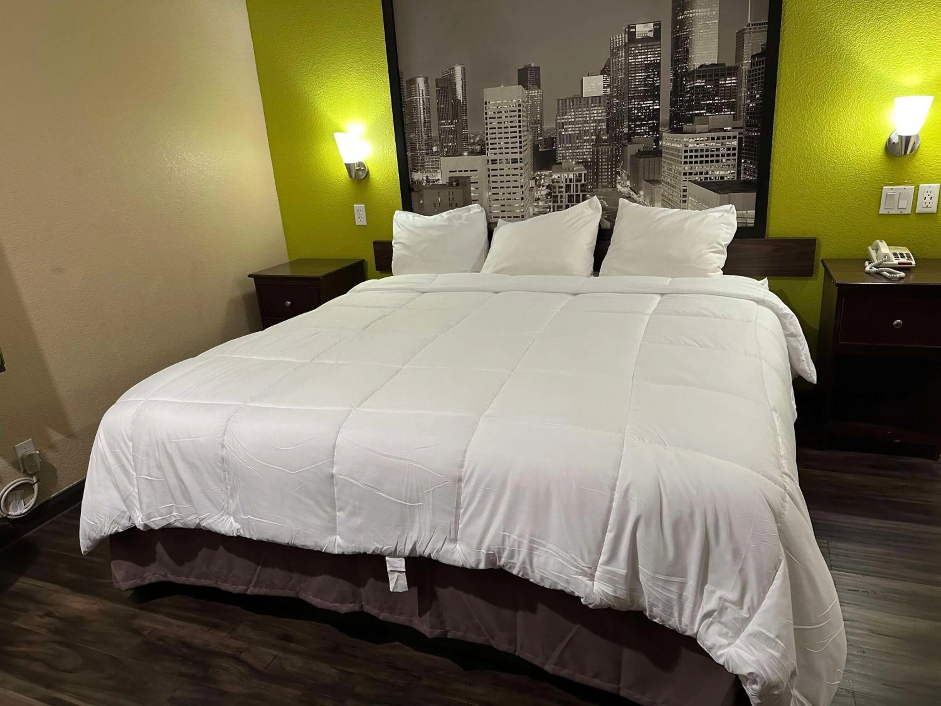 King Room - Non-Smoking in Super 8 by Wyndham Intercontinental Houston TX