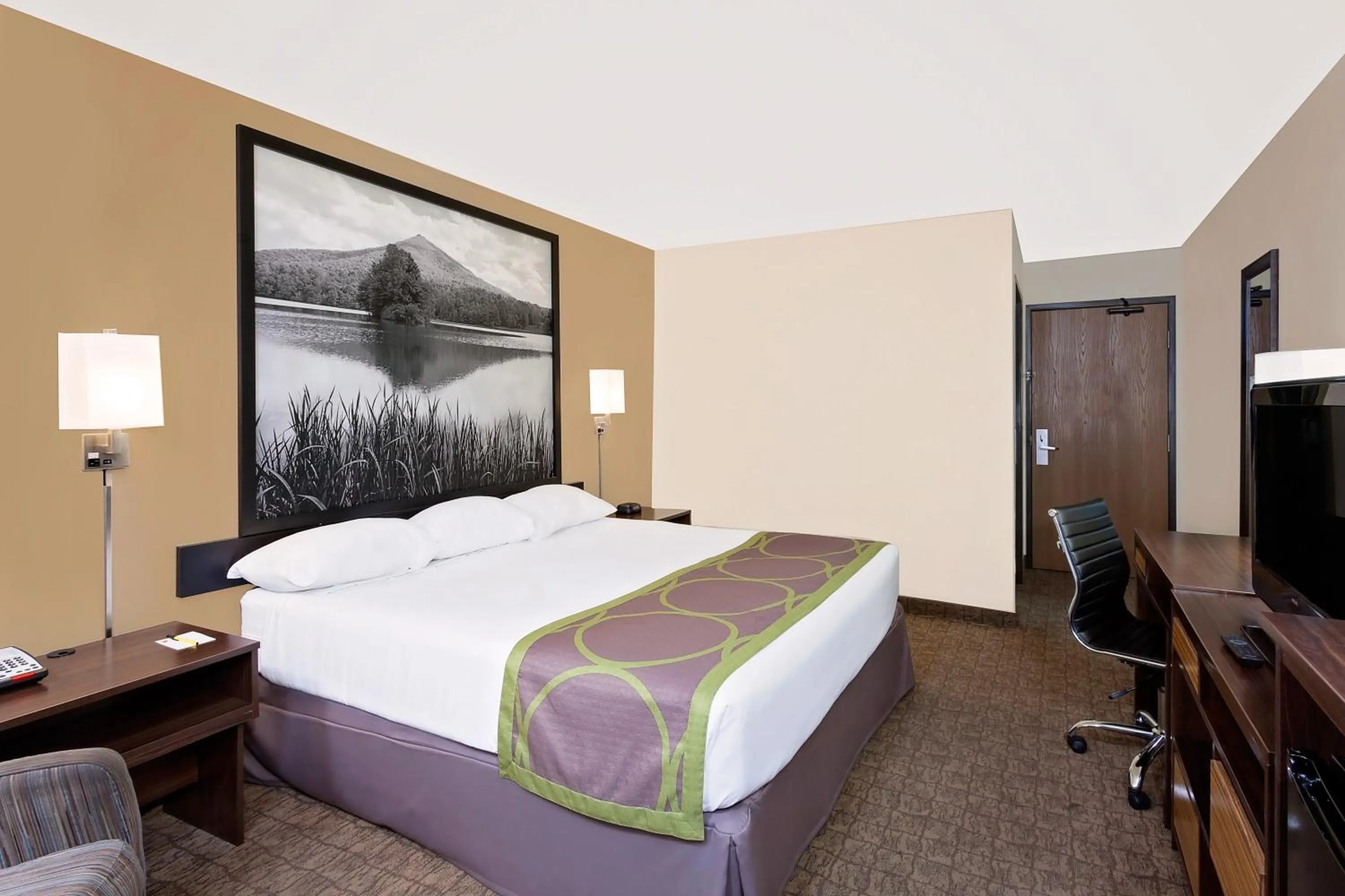 King Room - Non-Smoking in Super 8 by Wyndham Lebanon