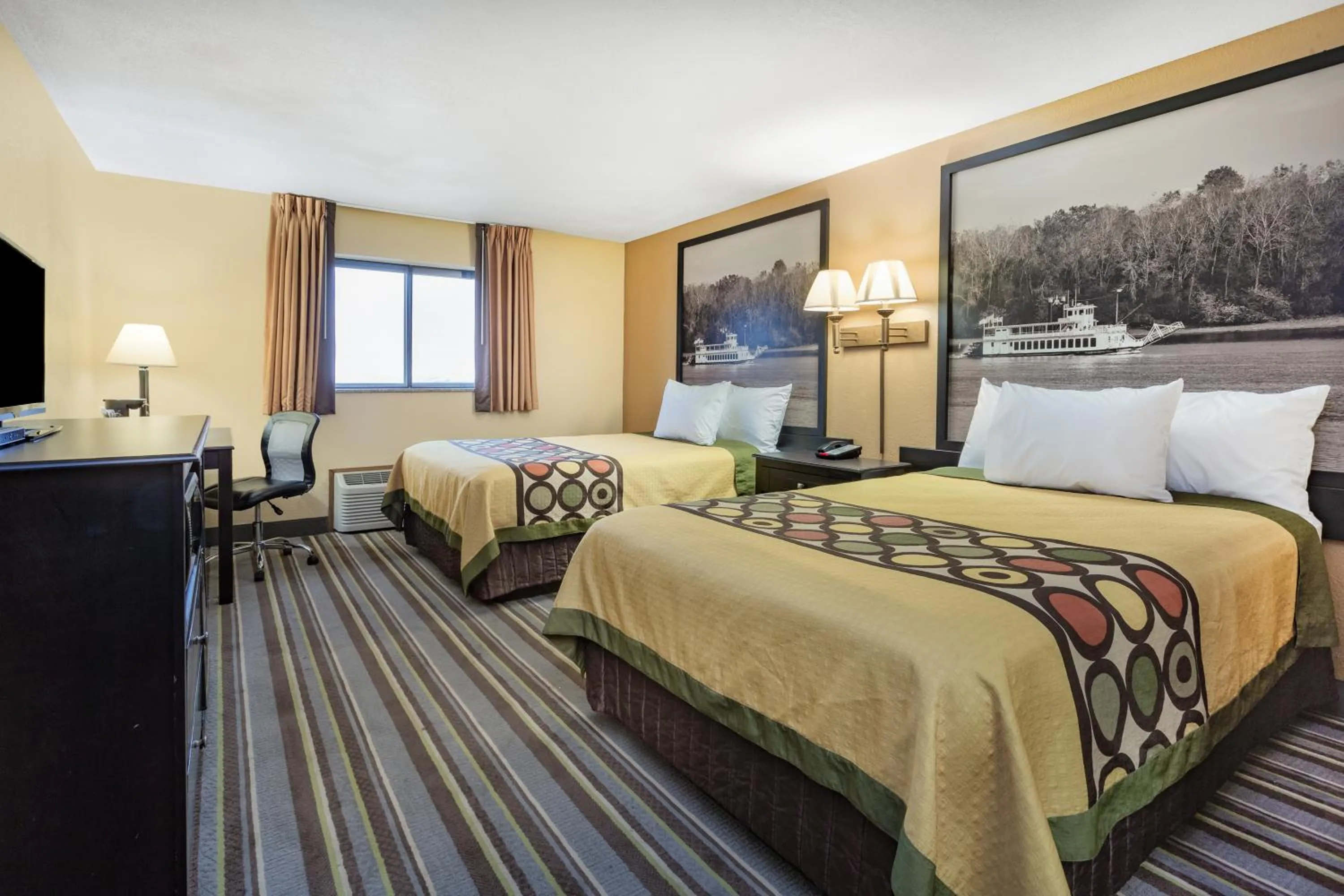 Deluxe Double Room with Two Double Beds - Non-Smoking in Super 8 by Wyndham Iowa Falls