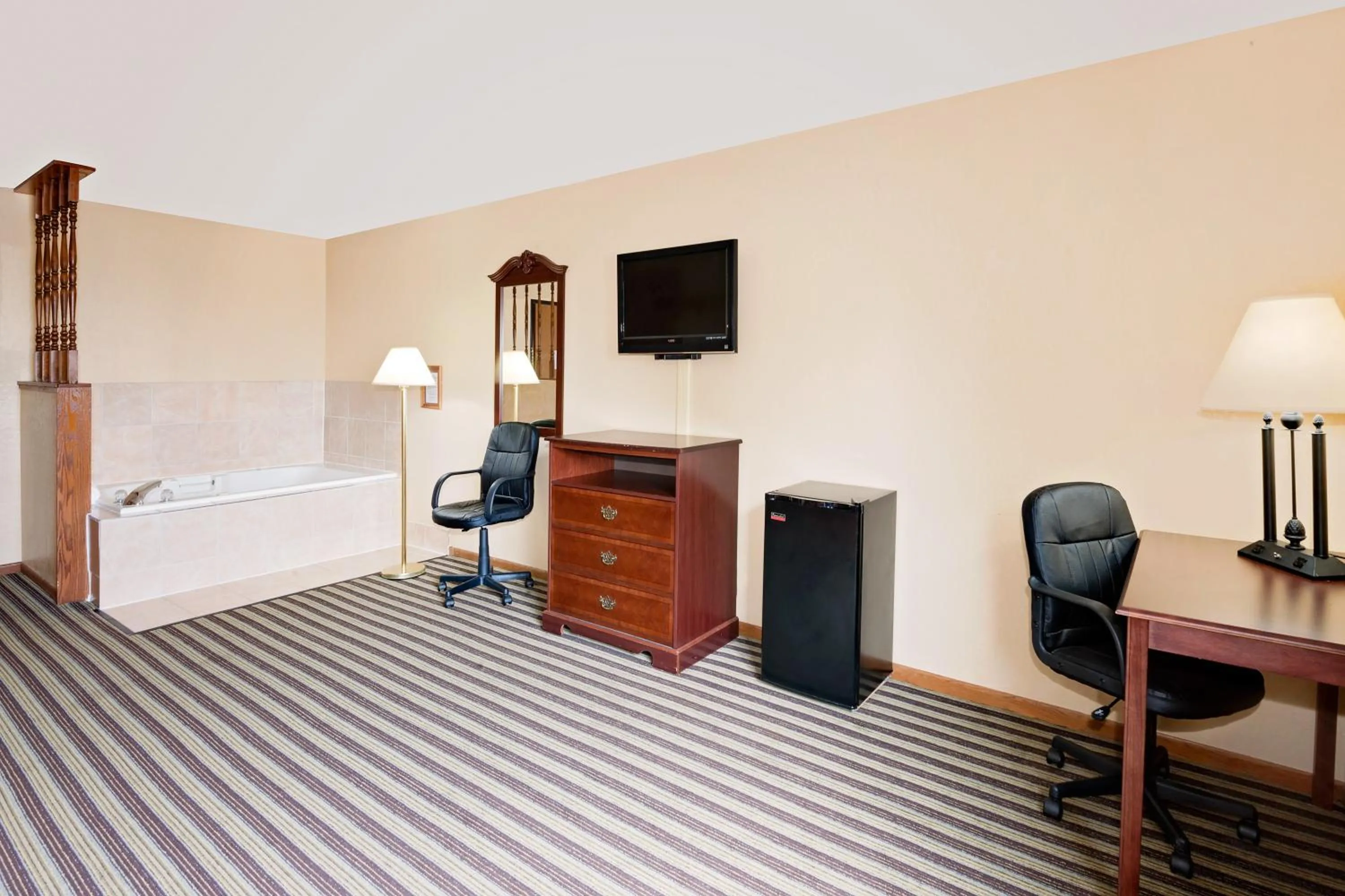 King Room - Non-Smoking in Super 8 by Wyndham Iowa Falls