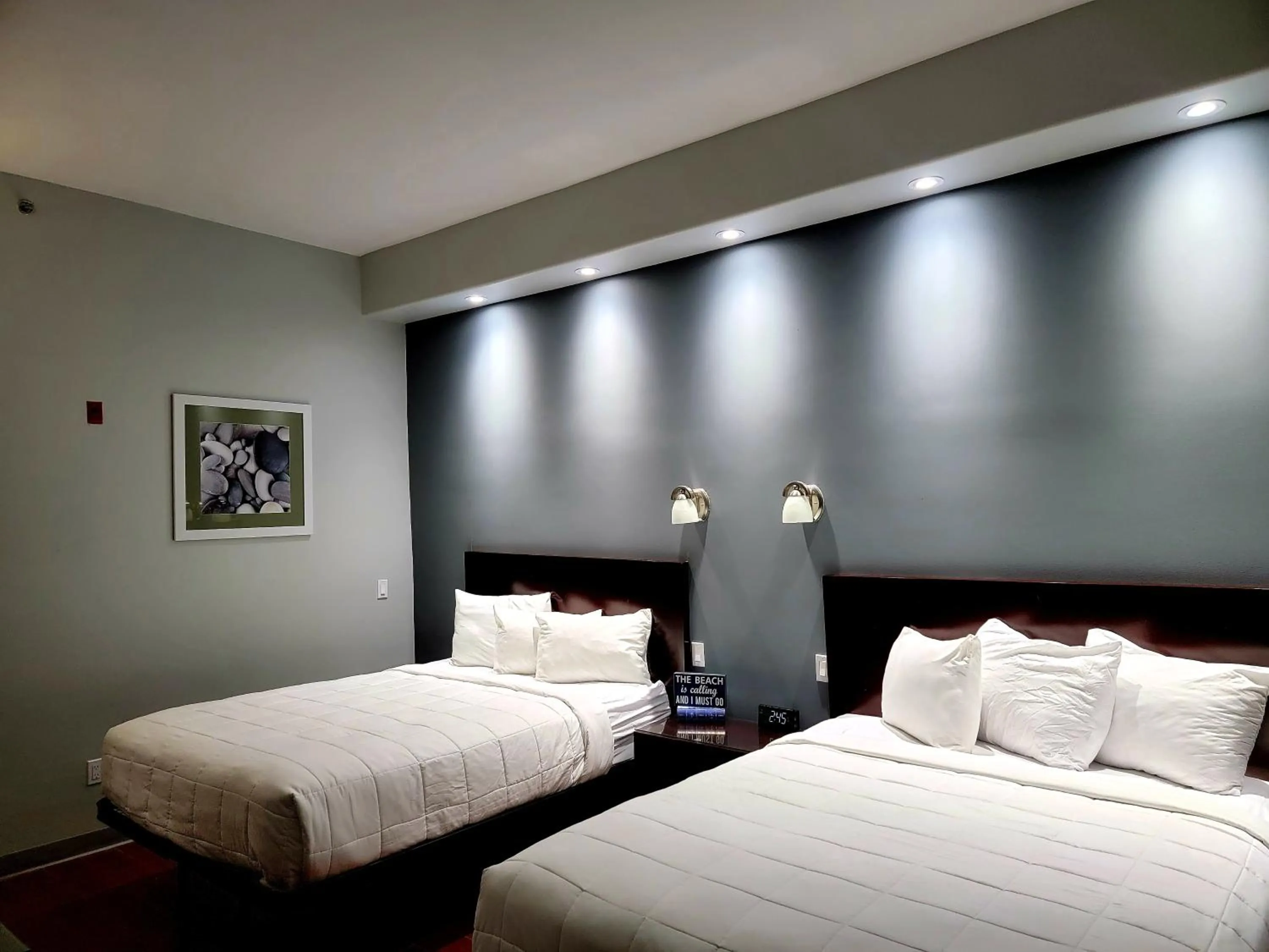 Queen Room with Two Queen Beds in Blue Bay Inn and Suites