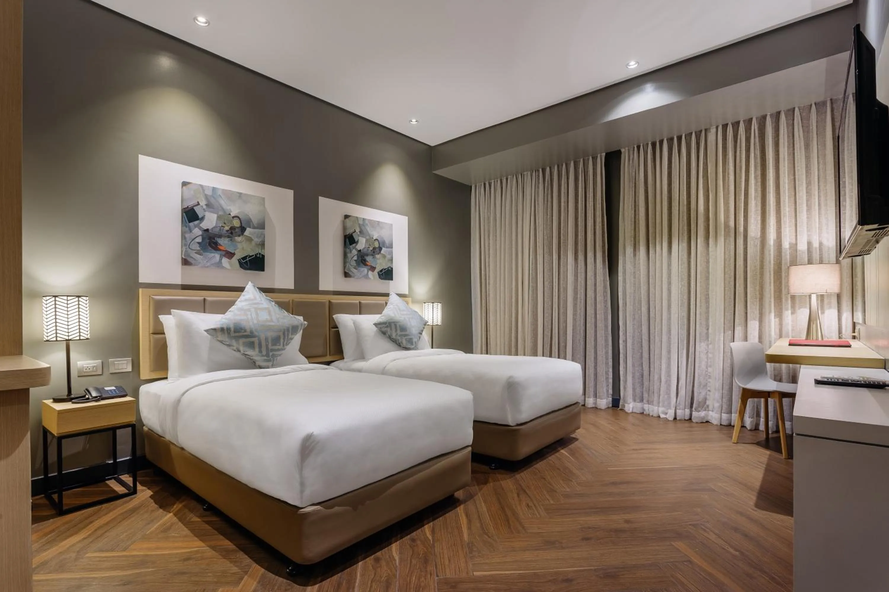 Superior Twin Room in Summit Hotel Greenhills