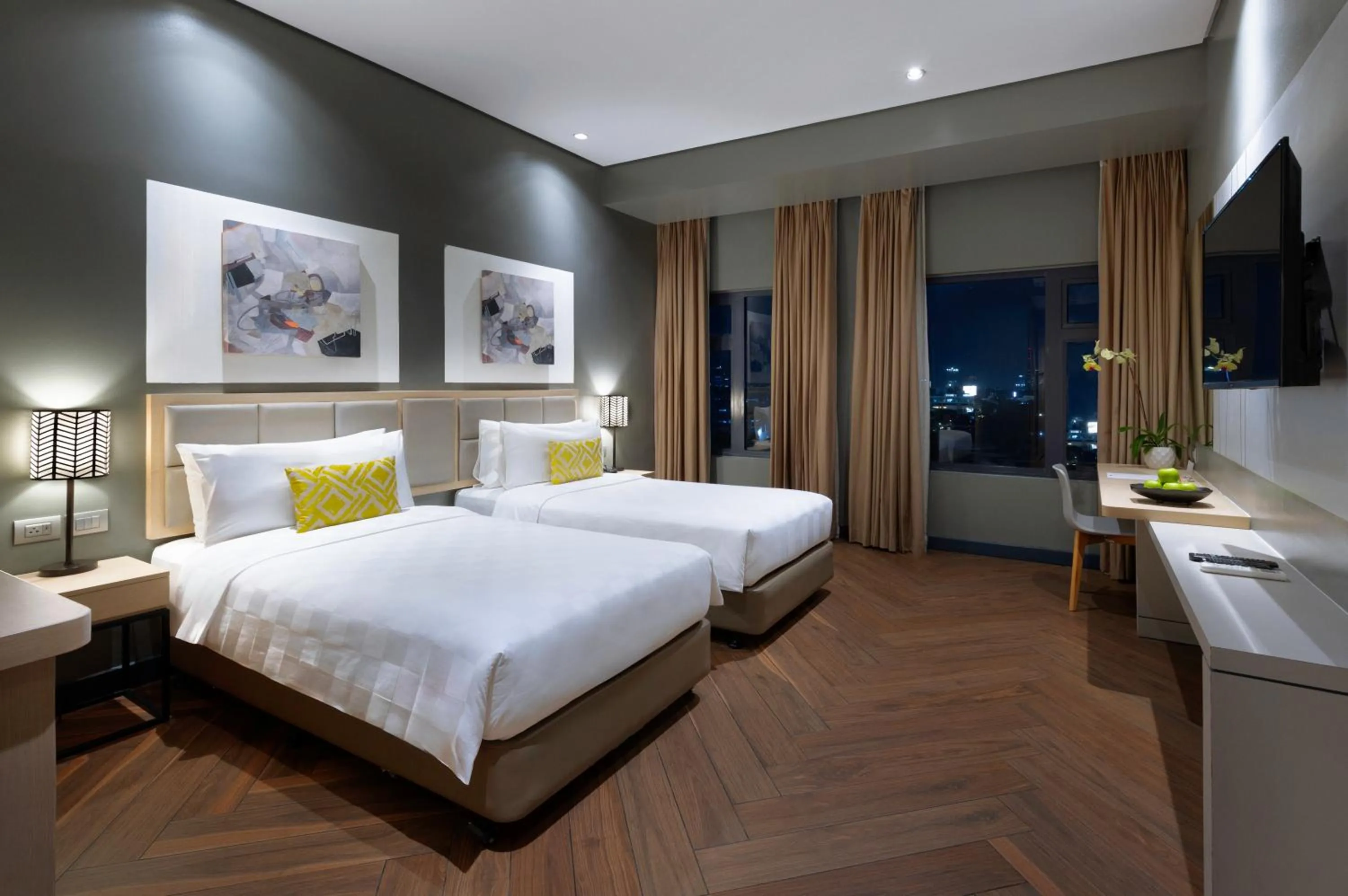 Deluxe Twin Room in Summit Hotel Greenhills