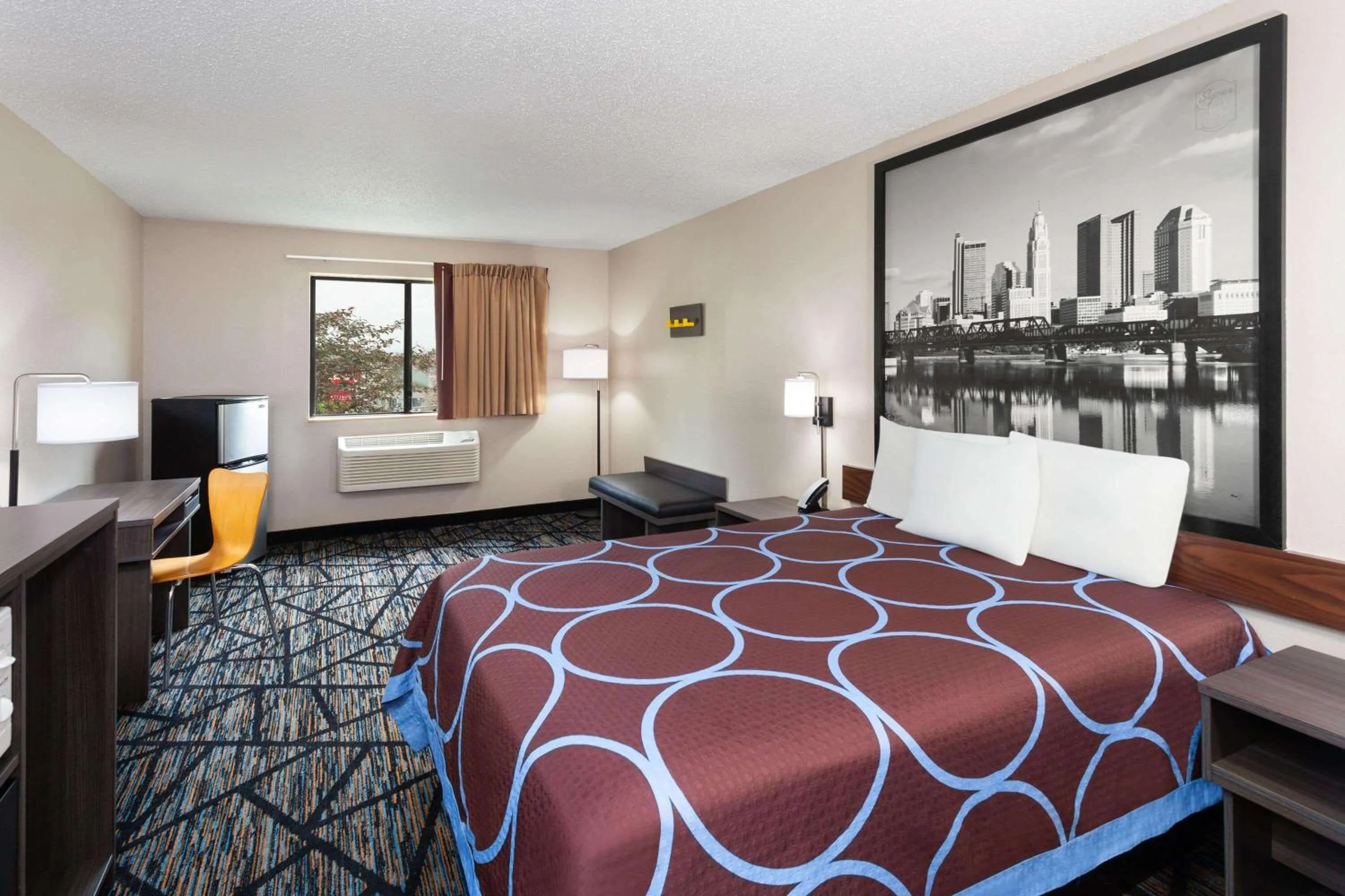 Queen Room in Super 8 by Wyndham Mt. Vernon