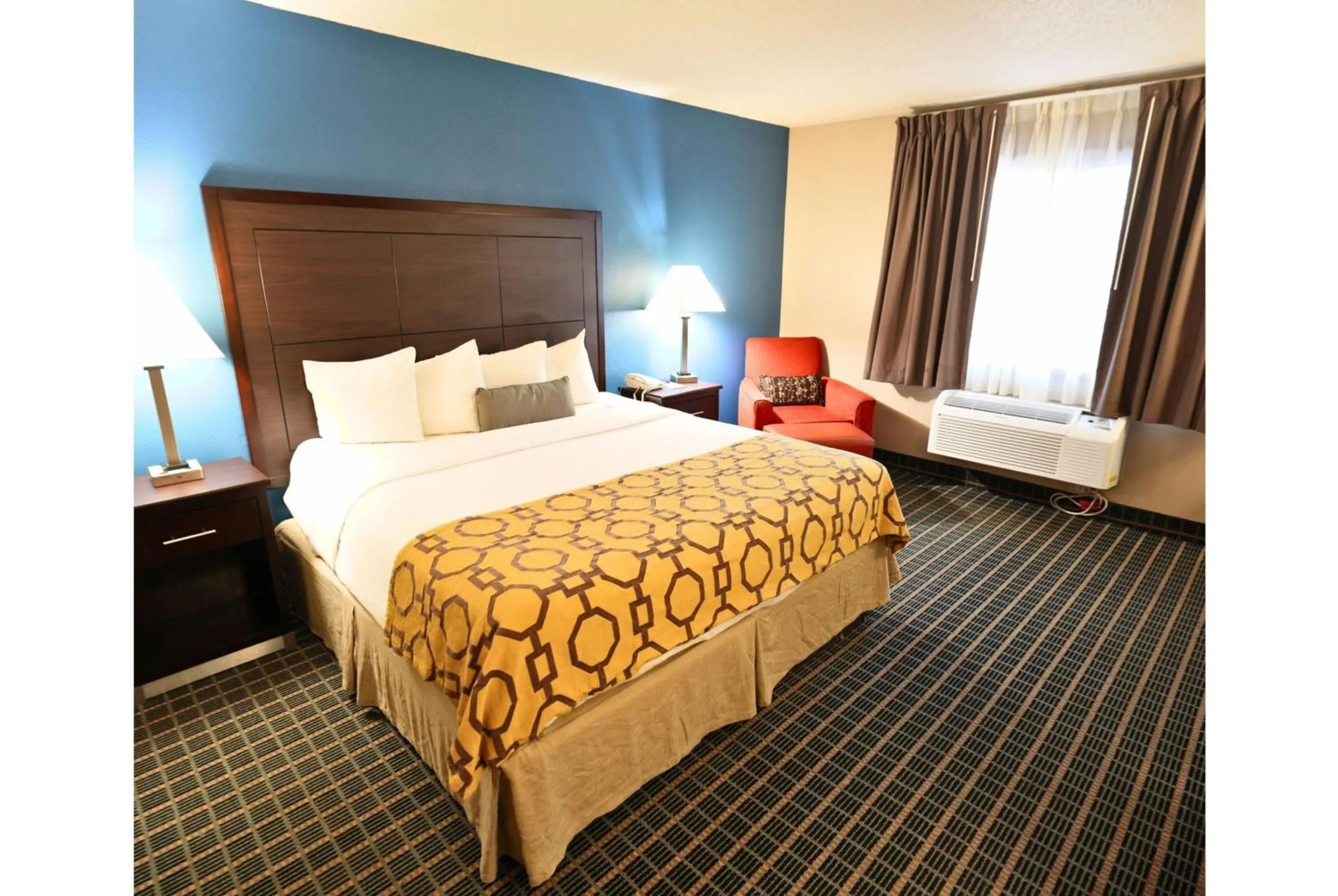 King Room - Non-Smoking in Baymont by Wyndham Marshalltown