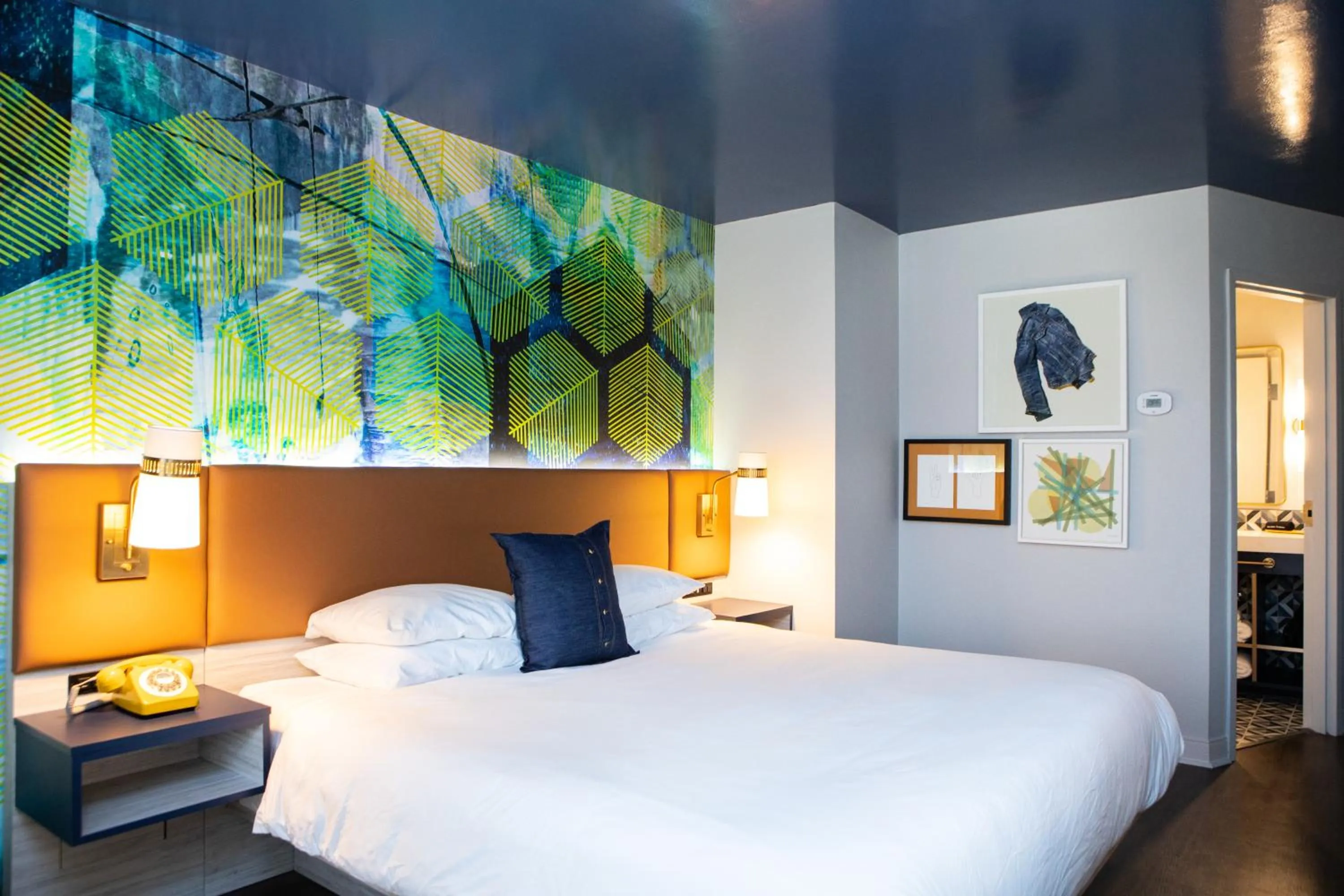 Queen Room Disability Access Non-Smoking in Hotel Denim