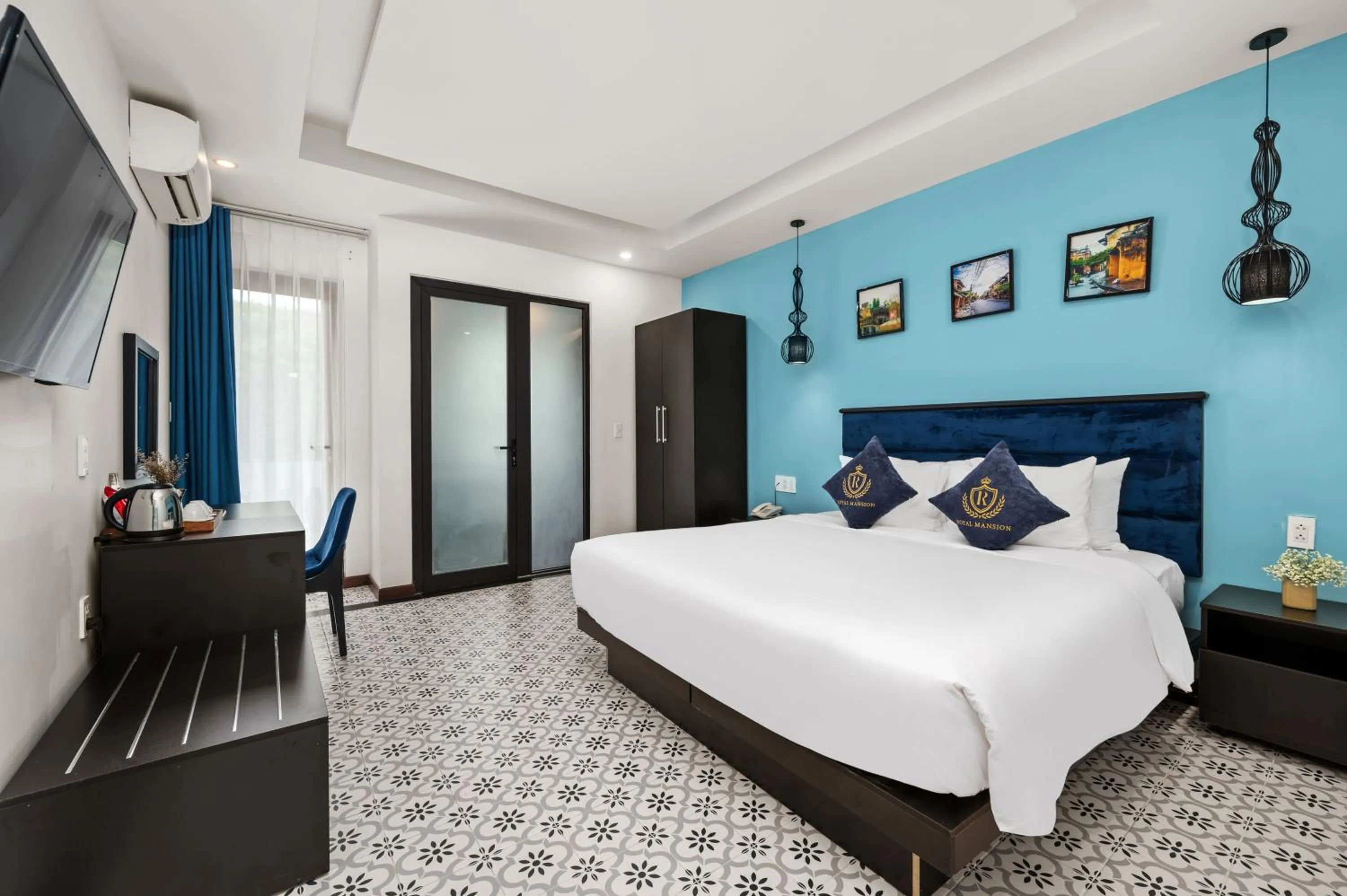 Superior Double or Twin Room with Balcony in Royal Mansion Boutique Hoi An