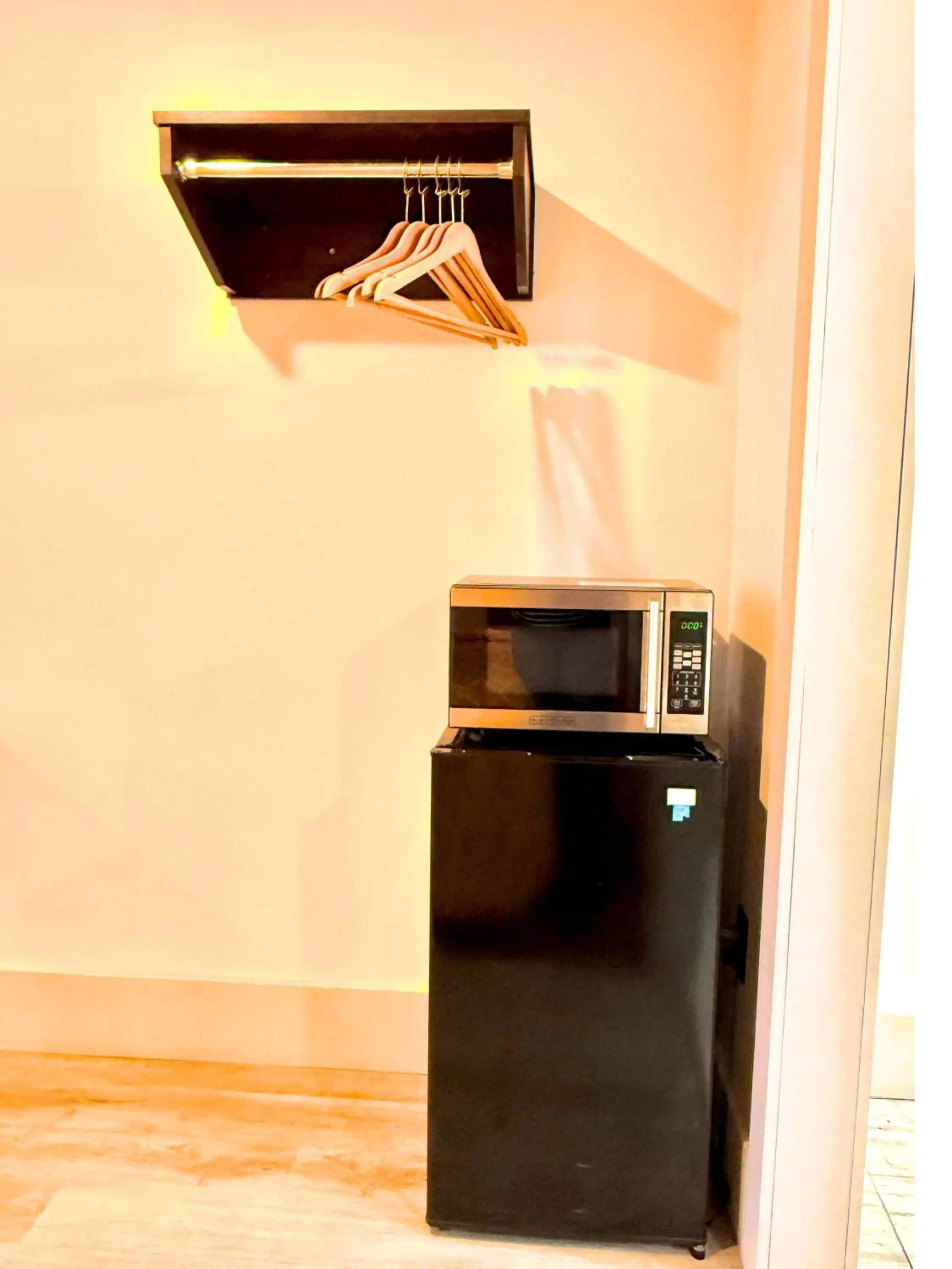 Standard Queen Room - single occupancy in Tennessee Mountain Lodge