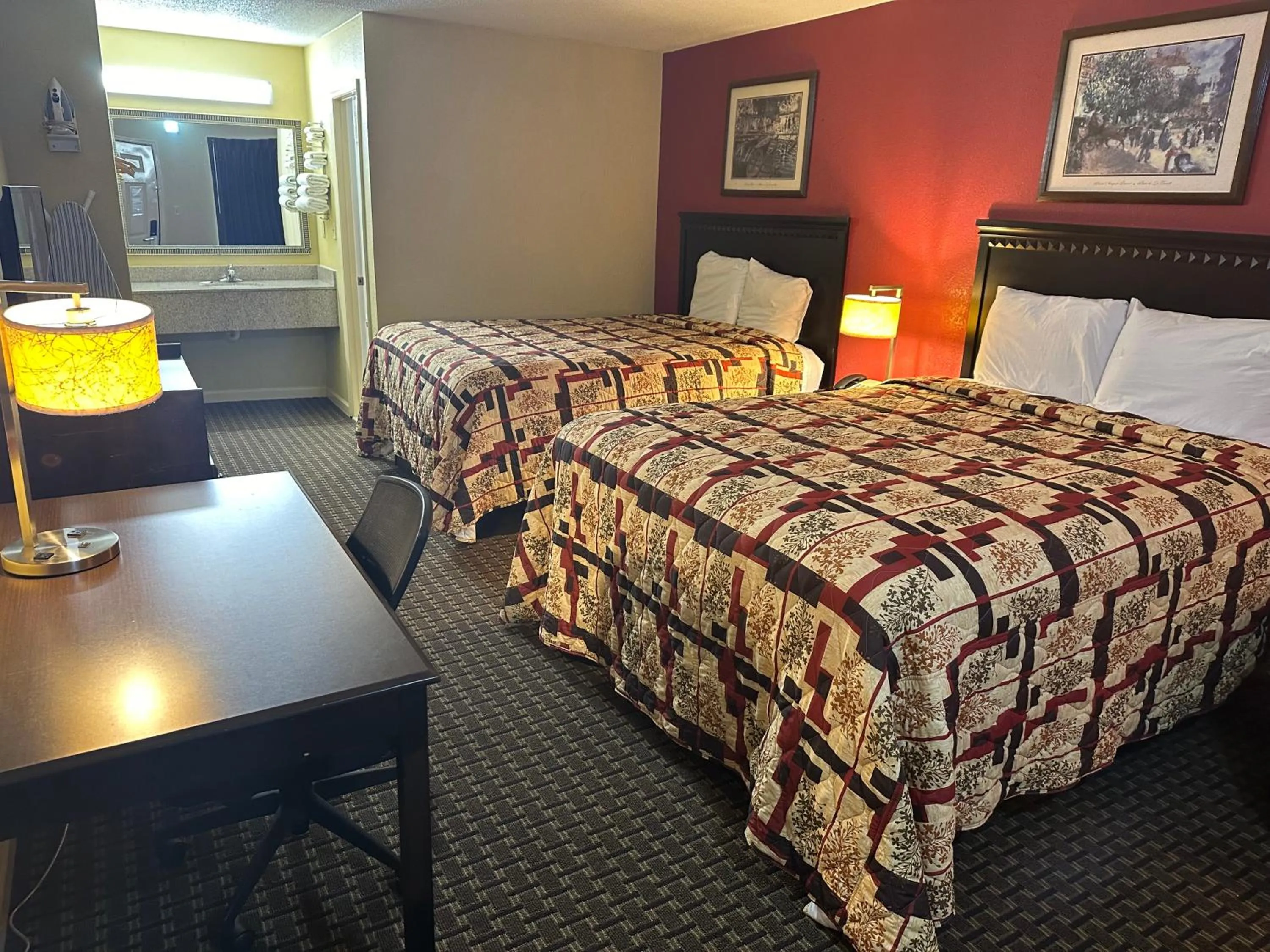 Queen Room with Two Queen Beds - Non-Smoking in Royal Inn - Anniston
