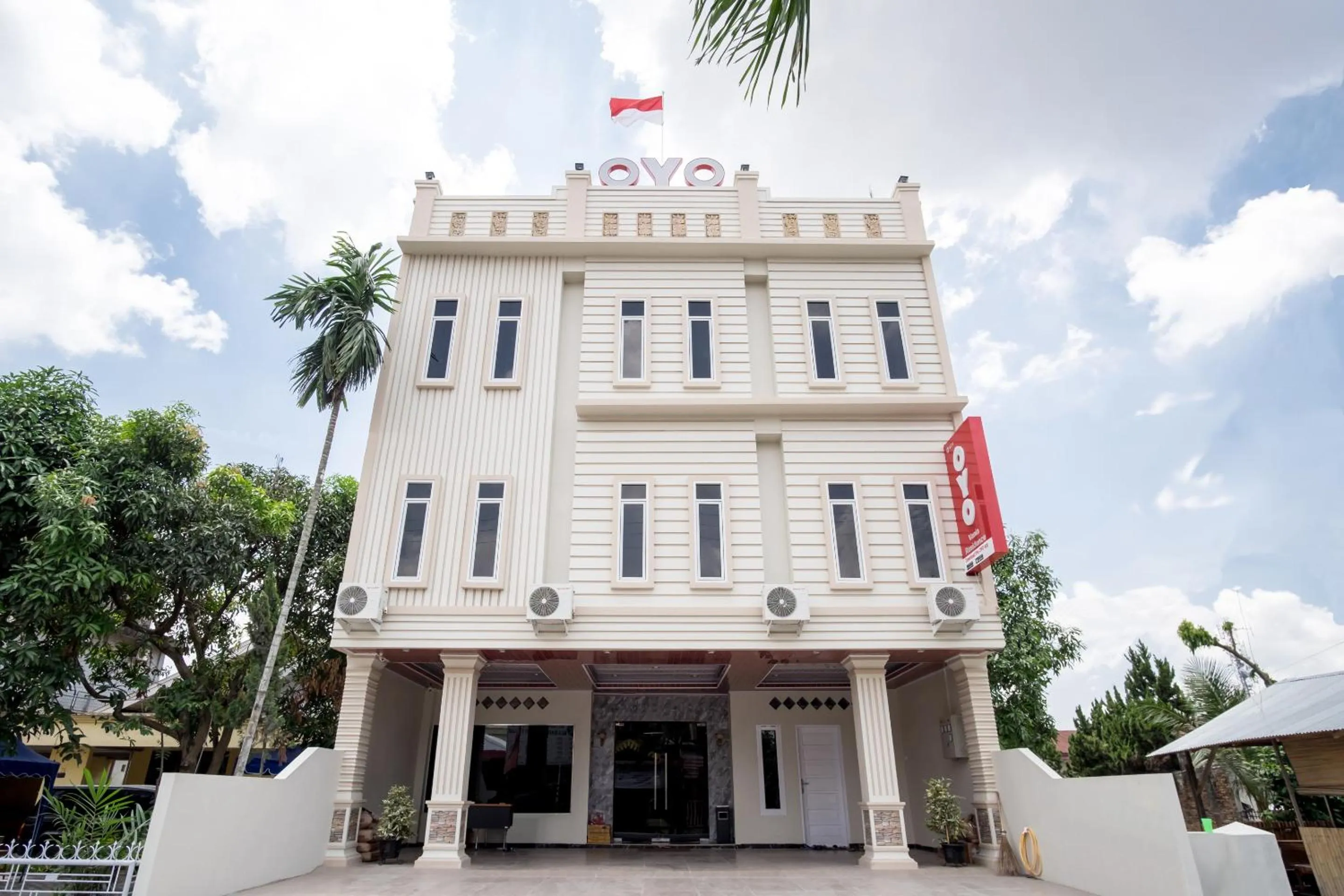 Hotel O Vania Residence