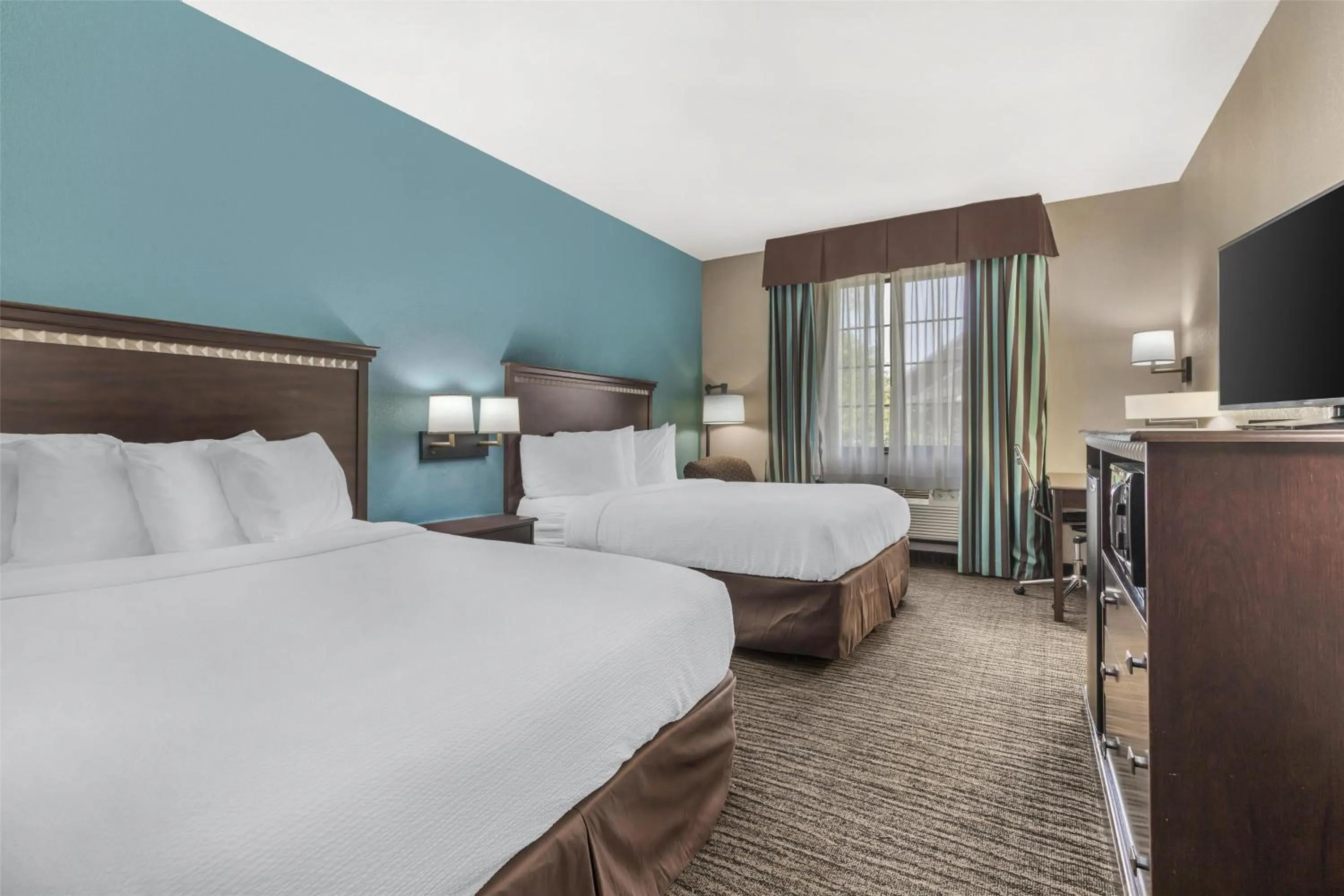 Queen Room with Two Queen Beds - Non-Smoking in Best Western Mineola Inn