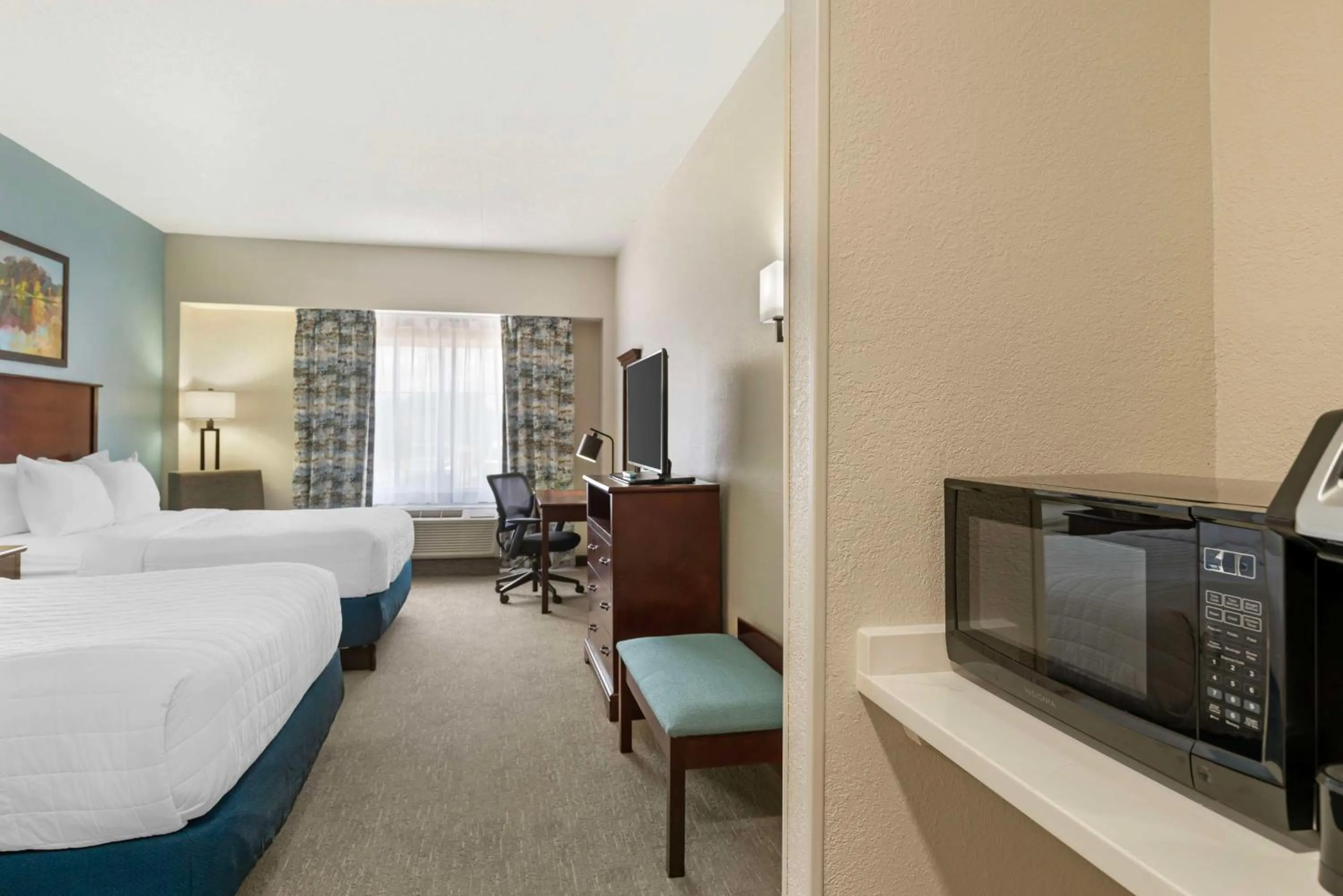 Queen Room with Two Queen Beds in Best Western Plus Crossroads Inn & Suites