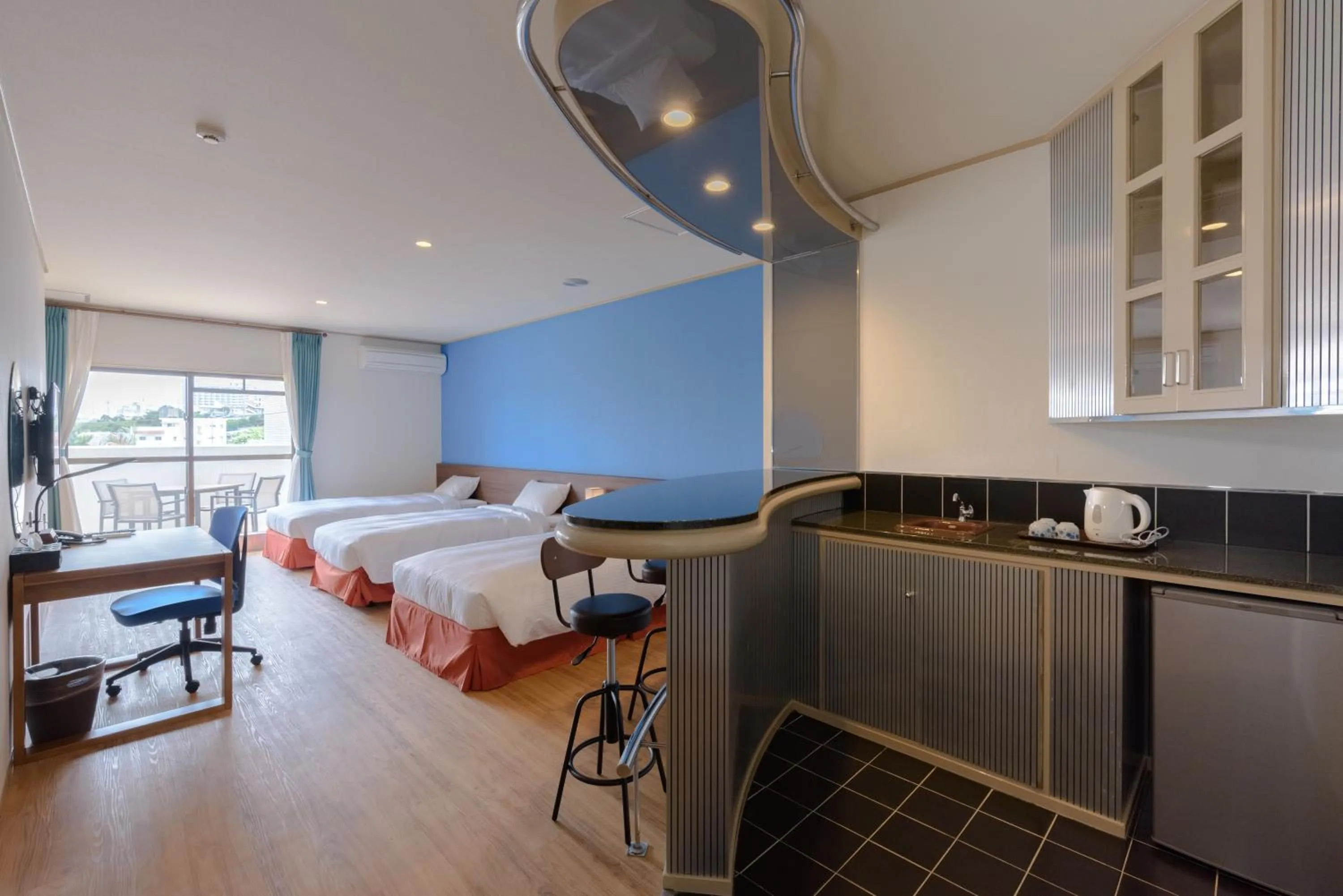 Deluxe Quadruple Room in HiyagunLanaiResort