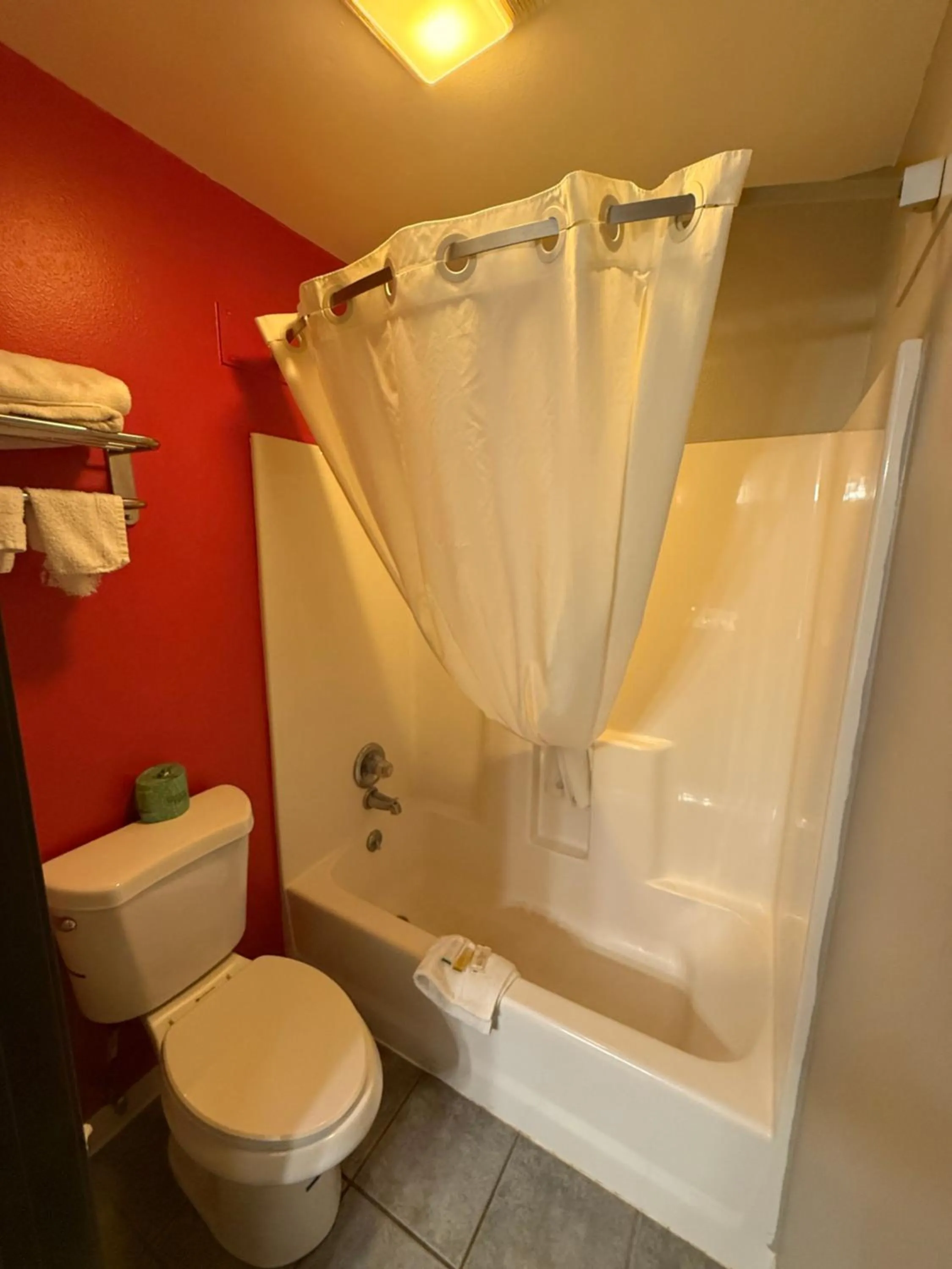 King Room - Non-Smoking in Super 8 by Wyndham Reedsburg