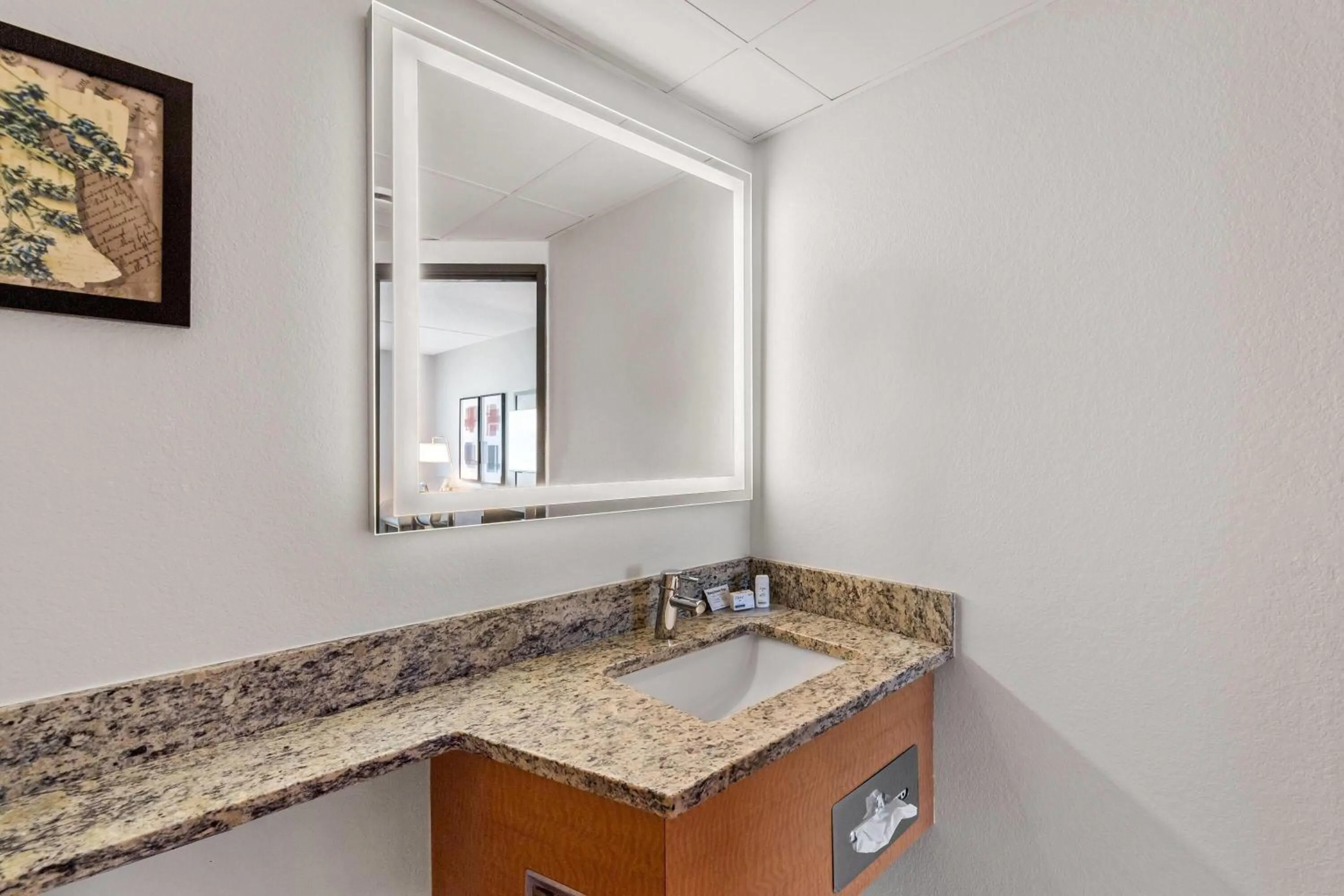 Queen Room - Non-Smoking in AmericInn by Wyndham Crookston U of M Crookston