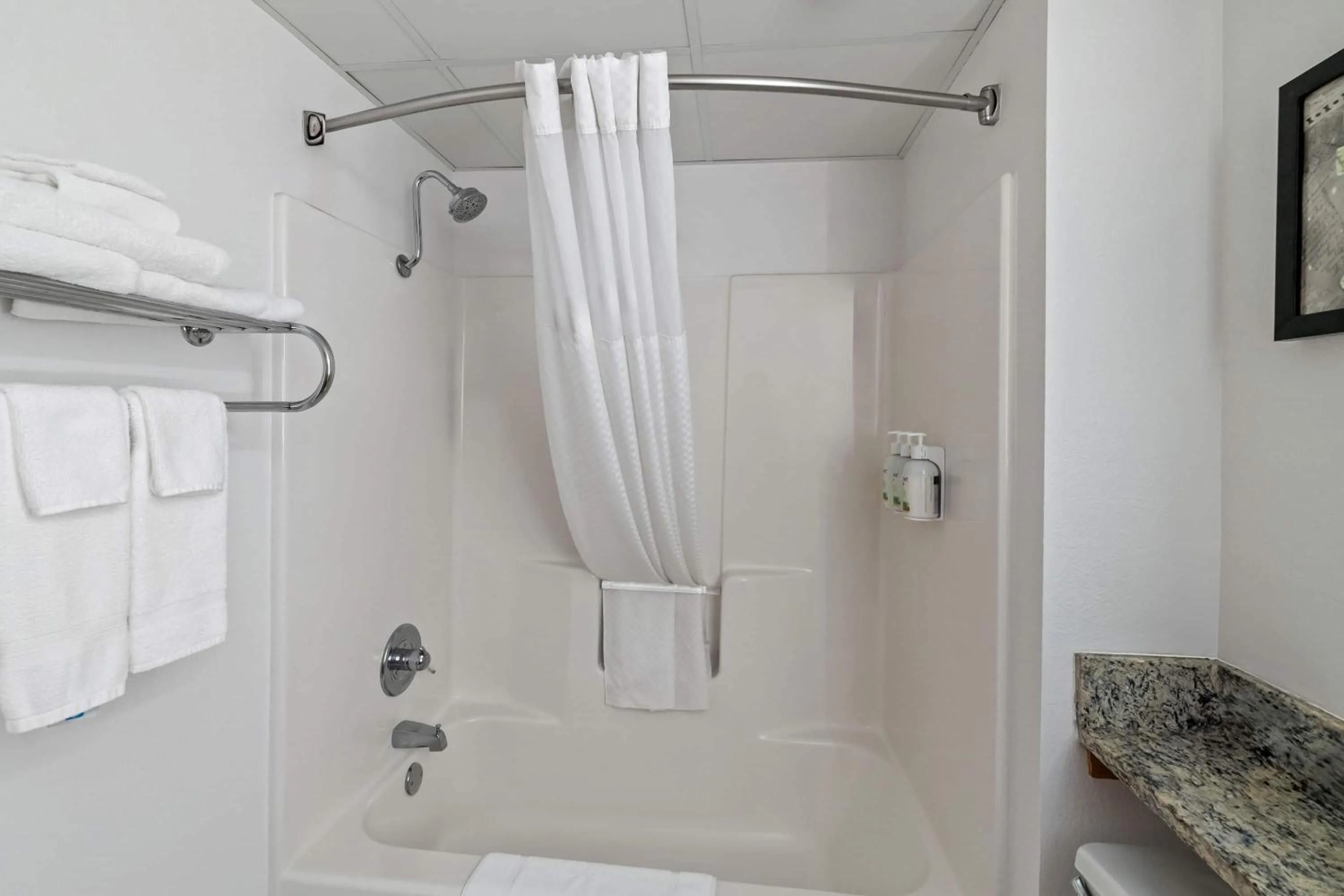 Deluxe King Studio Suite - Non-Smoking in AmericInn by Wyndham Crookston U of M Crookston