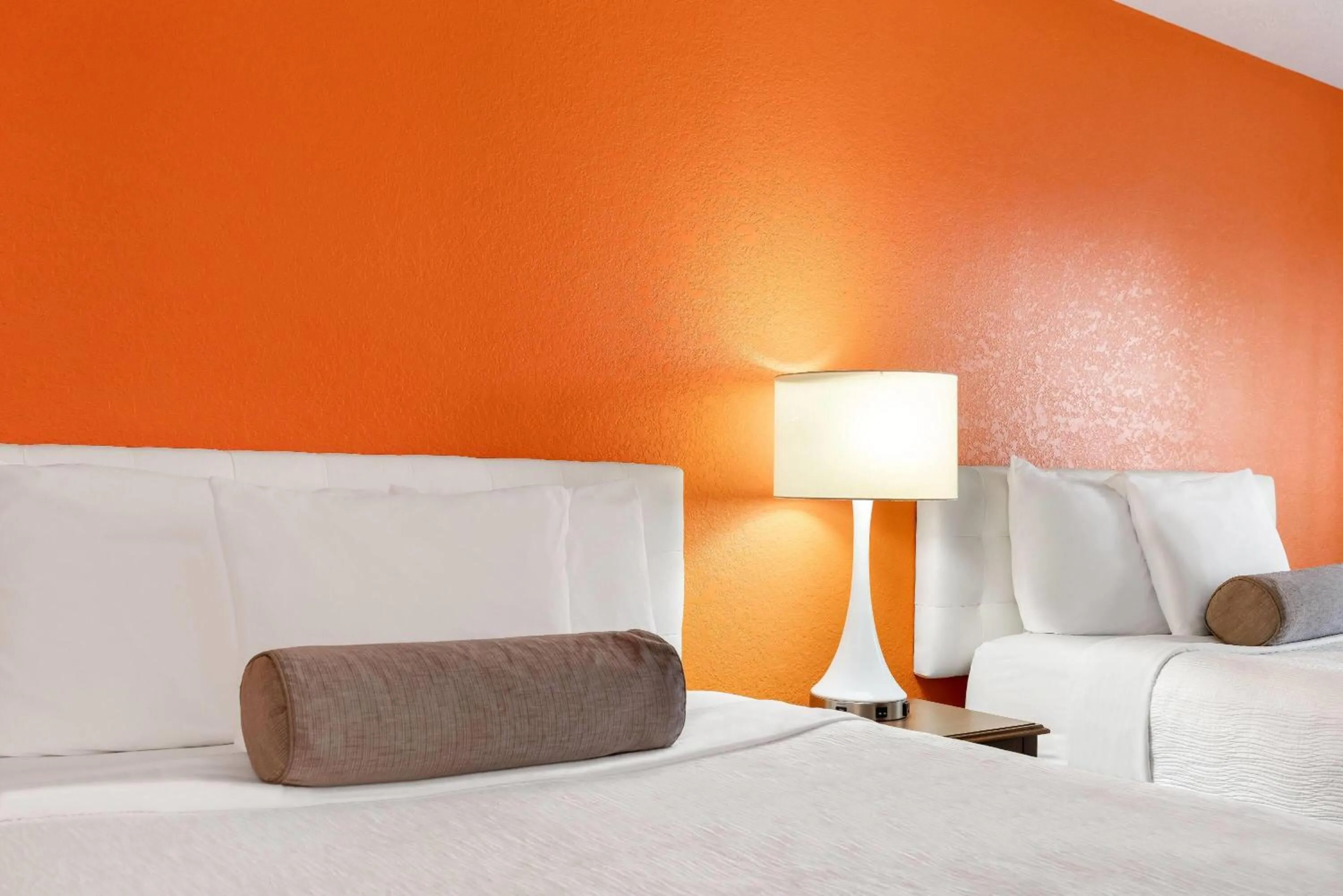Queen Room with Two Queen Beds - Mobility Access/Non-Smoking in Howard Johnson by Wyndham Oacoma Hotel & Suites