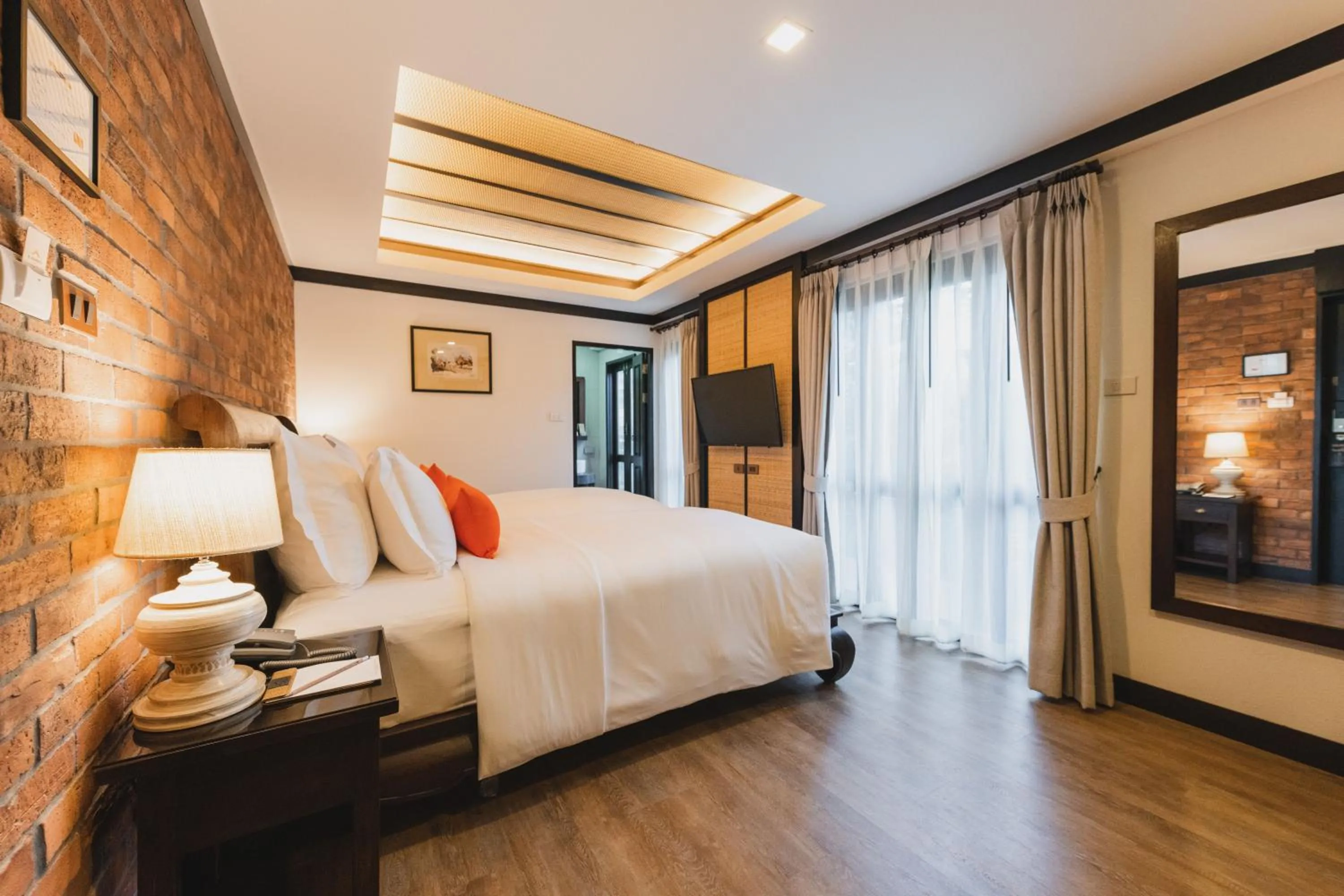 Lanna Family room with Garden in El Barrio Lanna