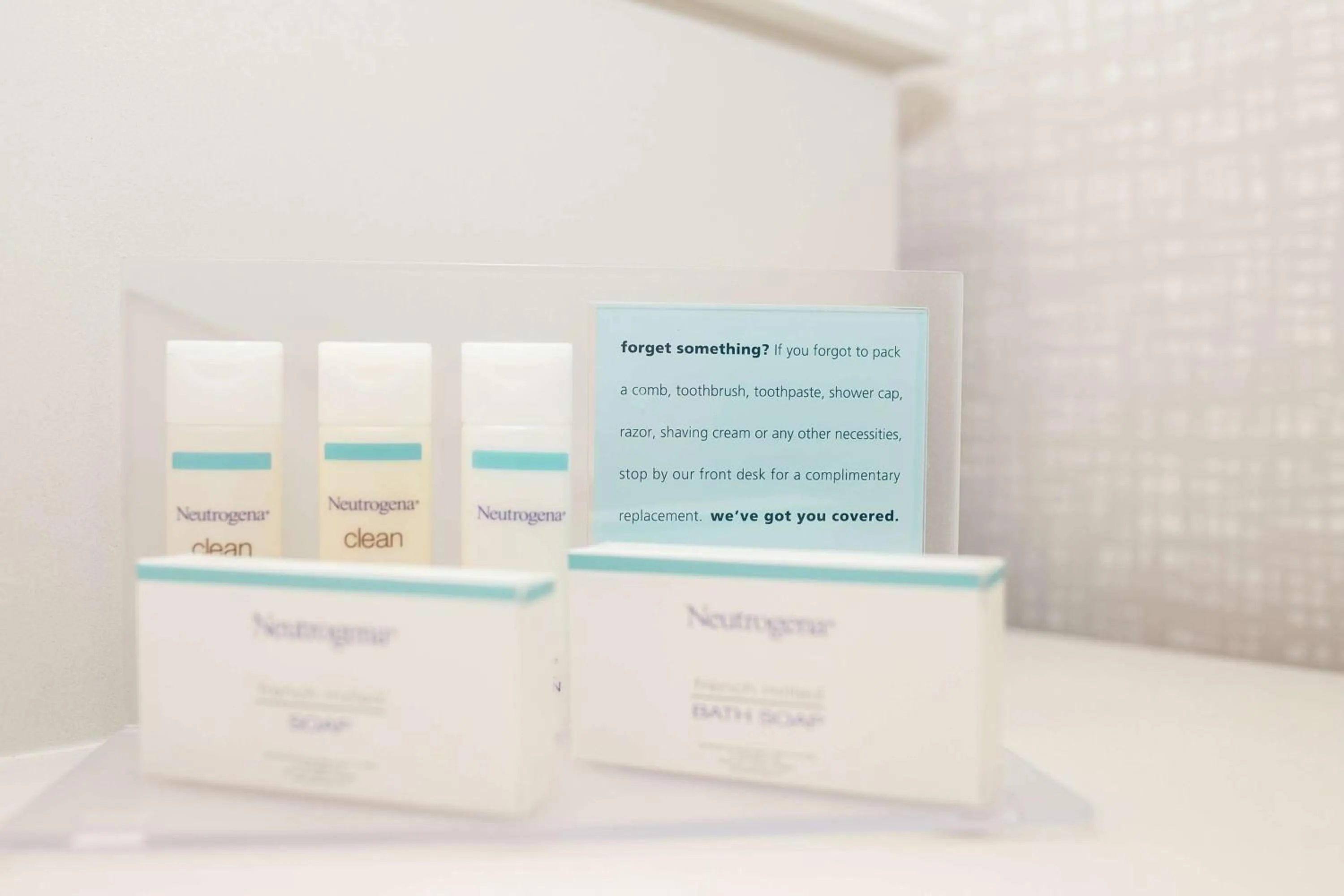 Queen Room with Bath Tub - Mobility Access/Non-Smoking in Hampton Inn and Suites Dundee