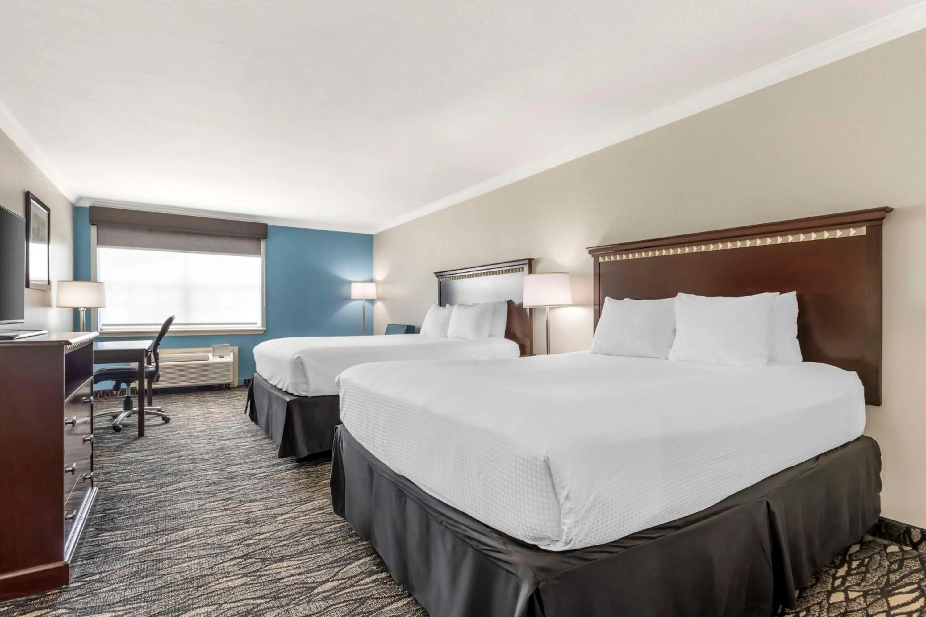 Queen Room with Two Queen Beds - Non-Smoking in Best Western Plus Lake Worth Inn & Suites