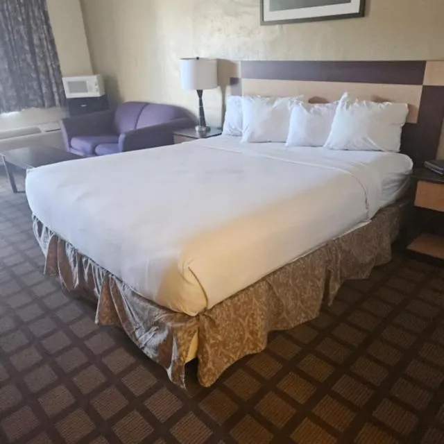 King Room -Smoking in Americas Best Value Inn Wendover