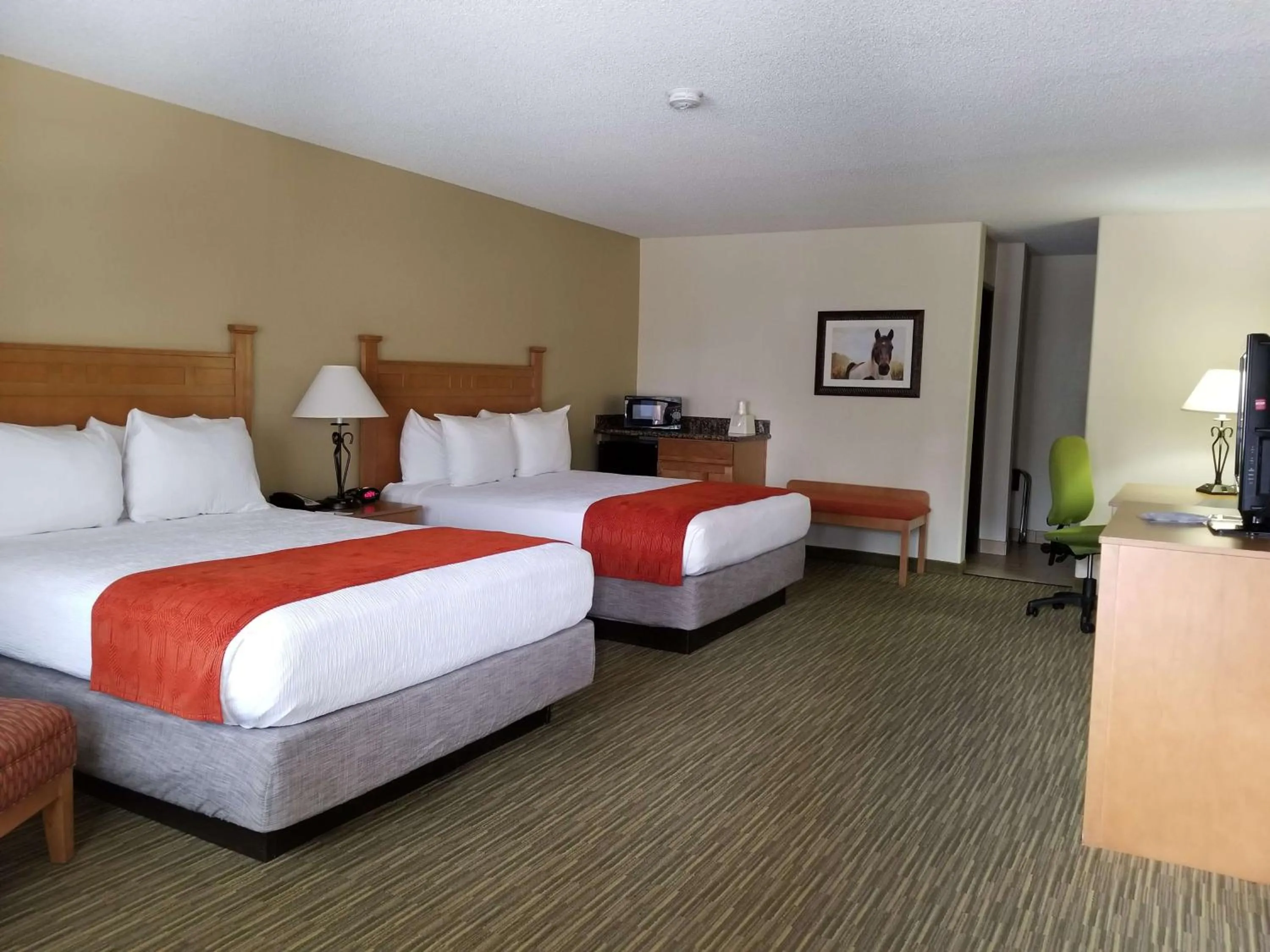 Queen Room with Two Queen Beds - Non-Smoking in Best Western Paint Pony Lodge