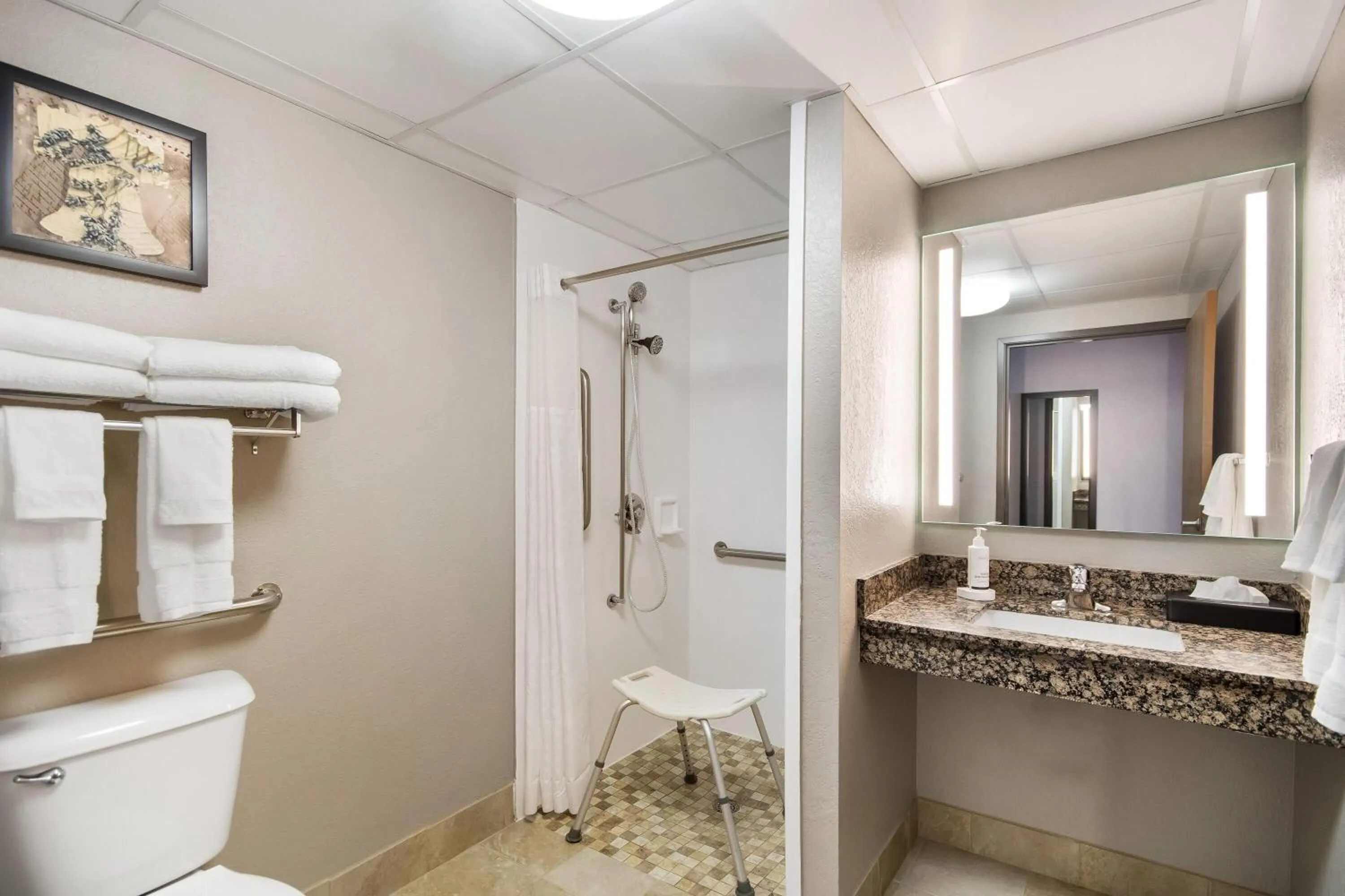 Queen Room - Mobility Access/Non-Smoking in AmericInn by Wyndham St. Peter