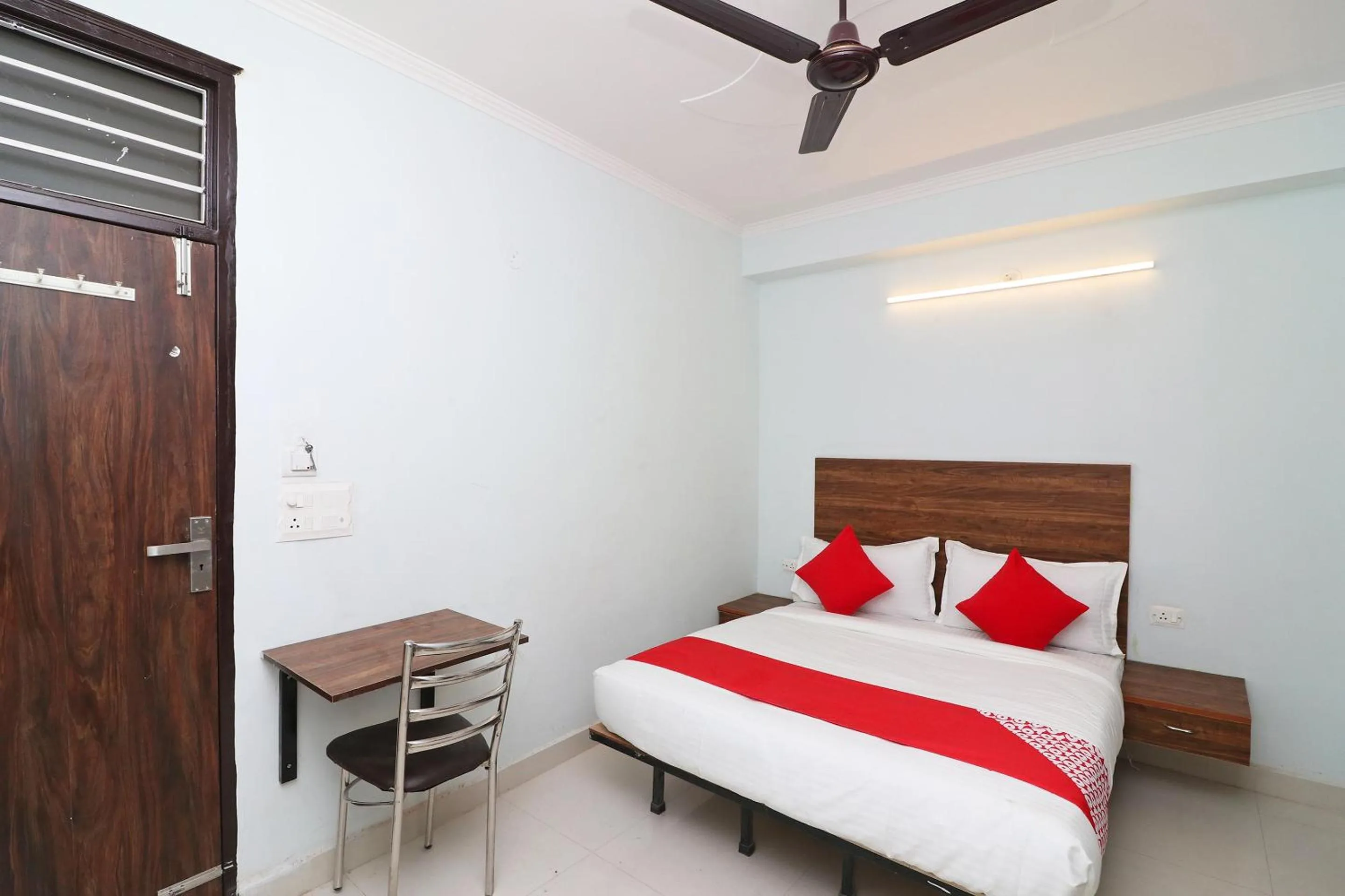 Super Hotel O Sathguru Residency Near New Ashok Nagar Metro Station