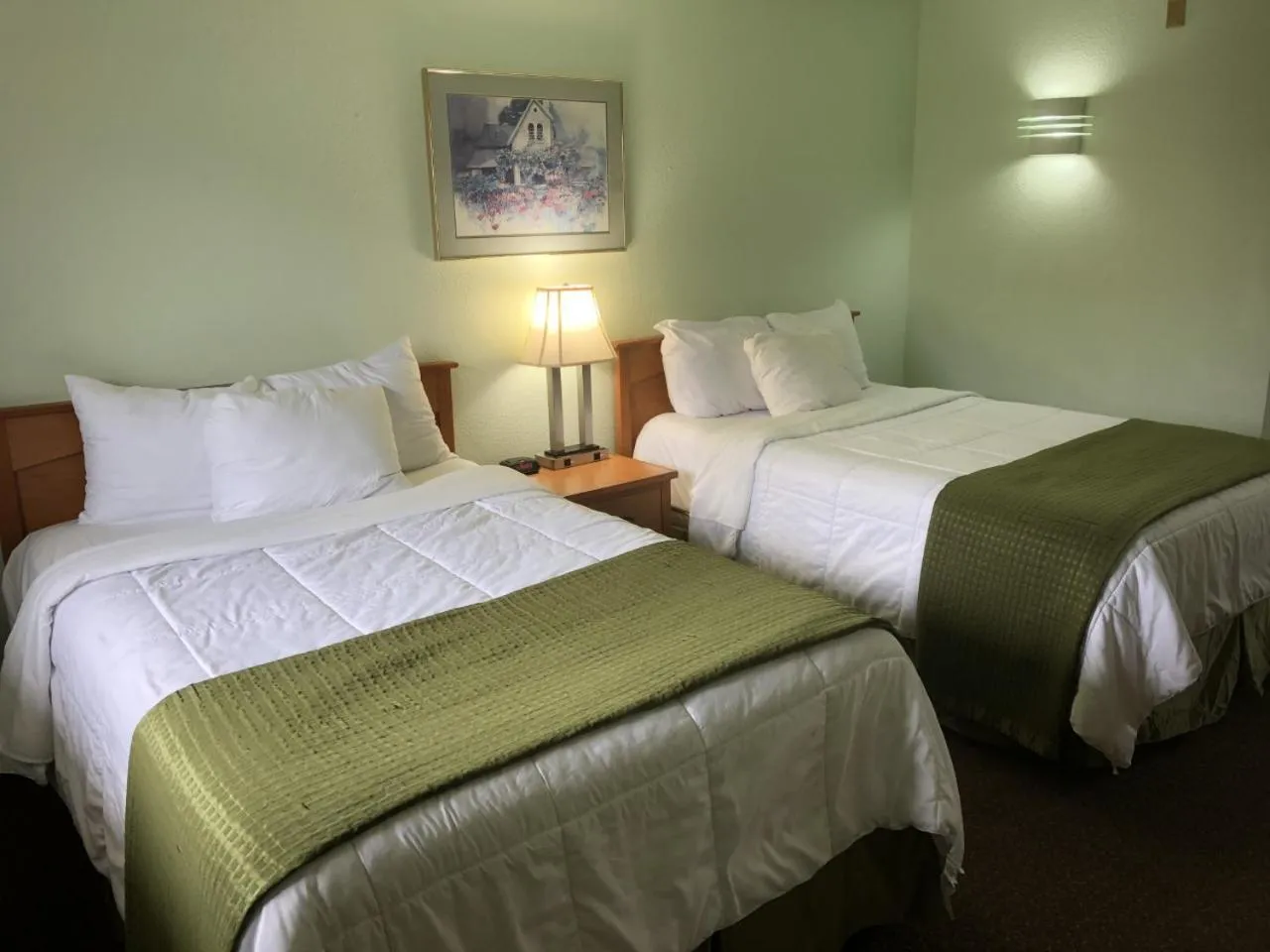 Double Room with Two Double Beds - Non-Smoking in Travelodge by Wyndham Seattle North of Downtown