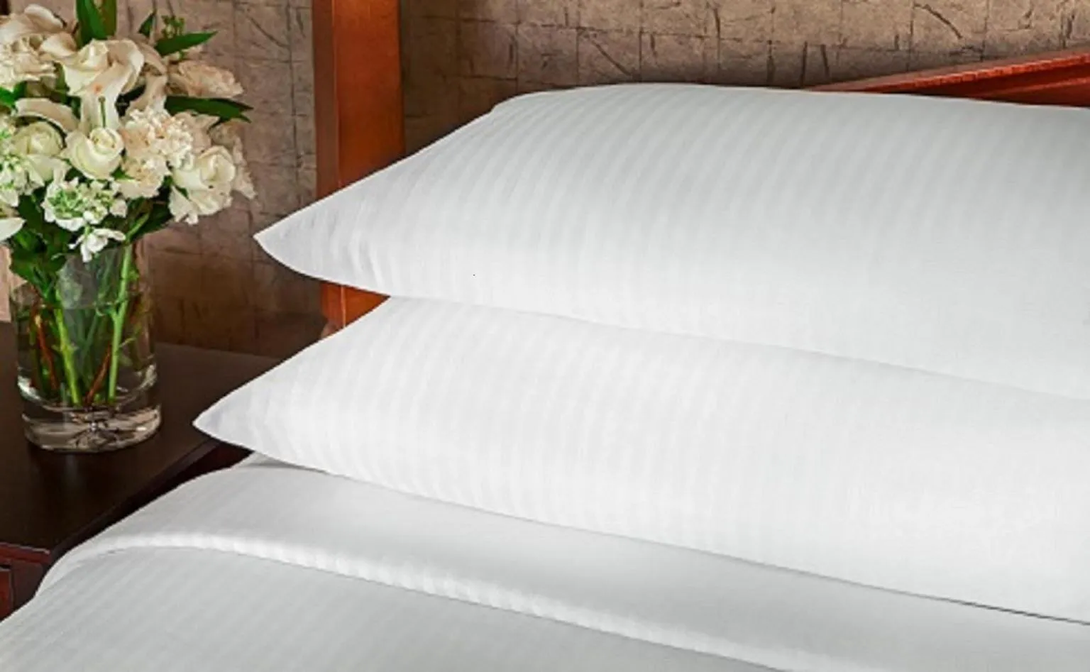 Queen Room - Disability Access in Red Lion Inn and Suites Everett