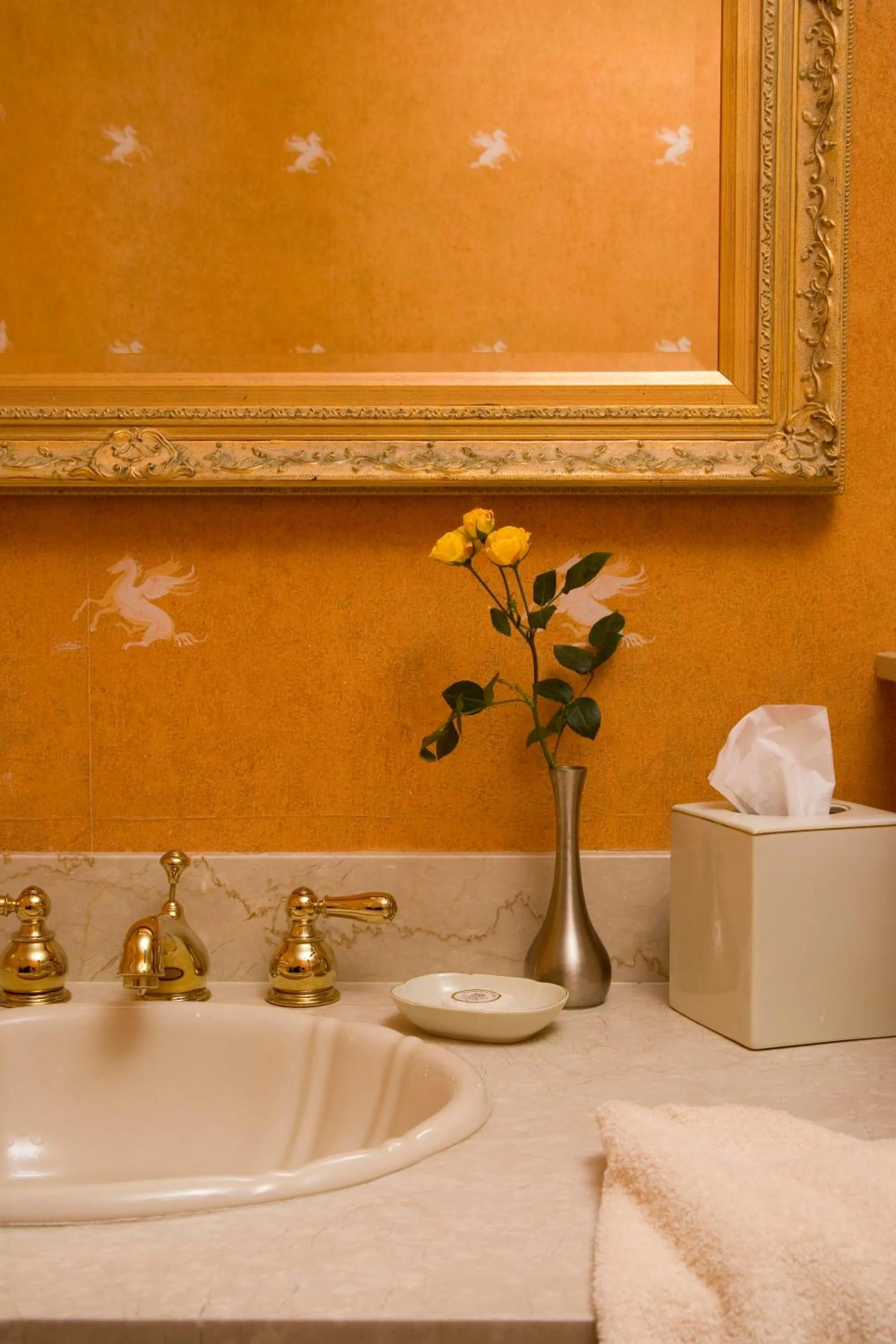 Deluxe King Room in Penn's View Hotel Philadelphia