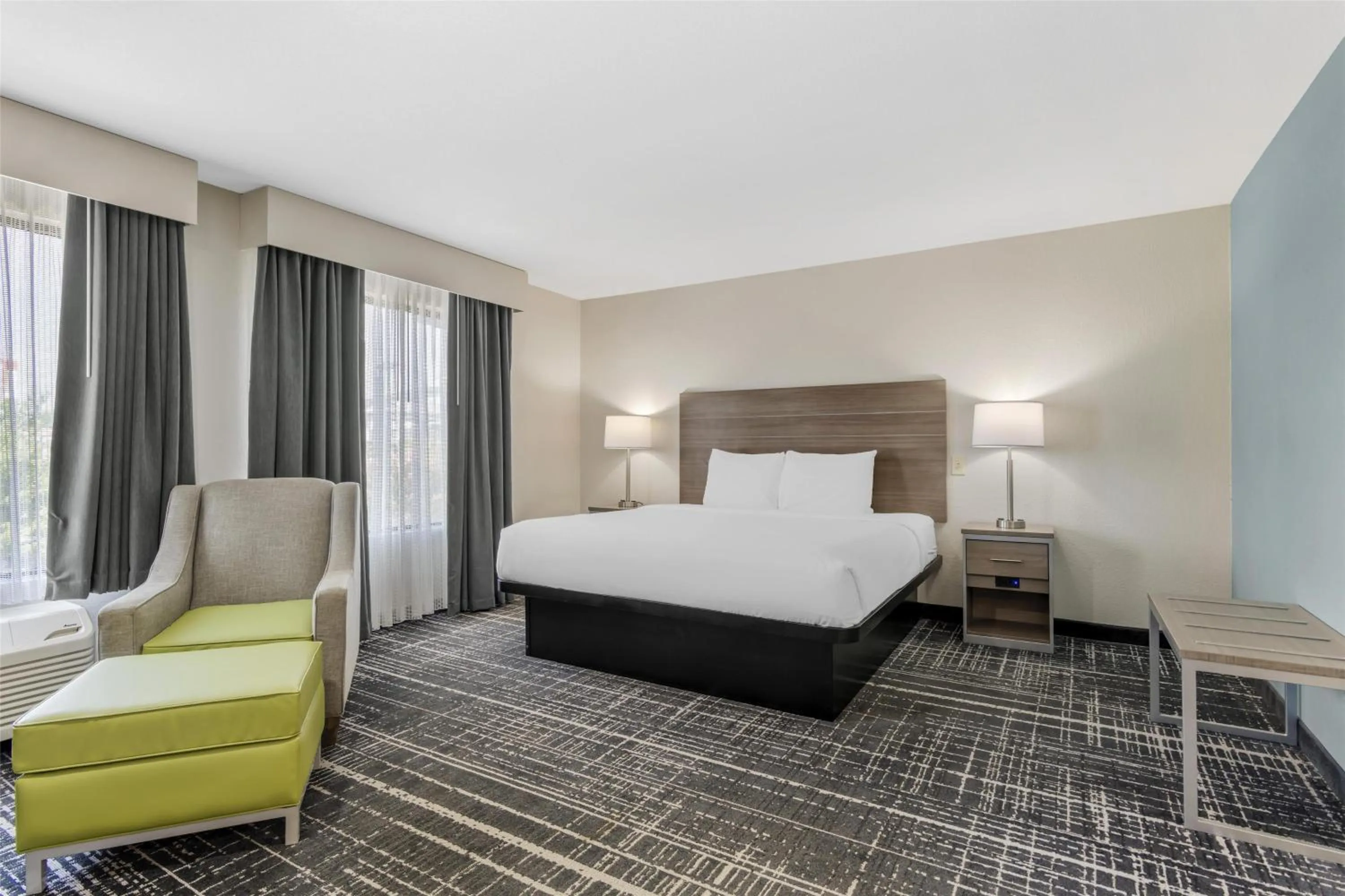 King Suite with Sofa Bed - Non-Smoking in Best Western Commerce Inn