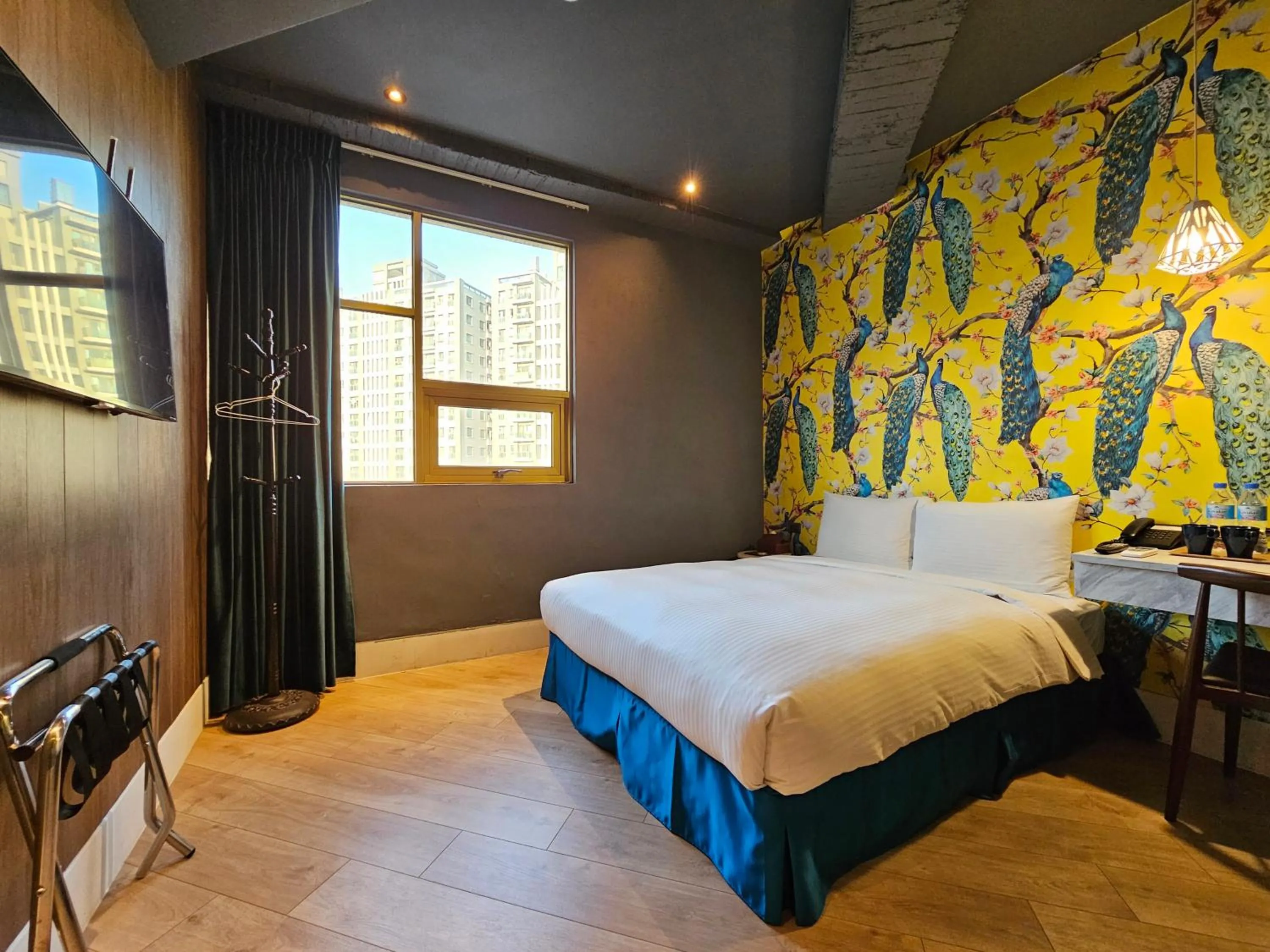 Superior Double Room with Street View in Modern Inn