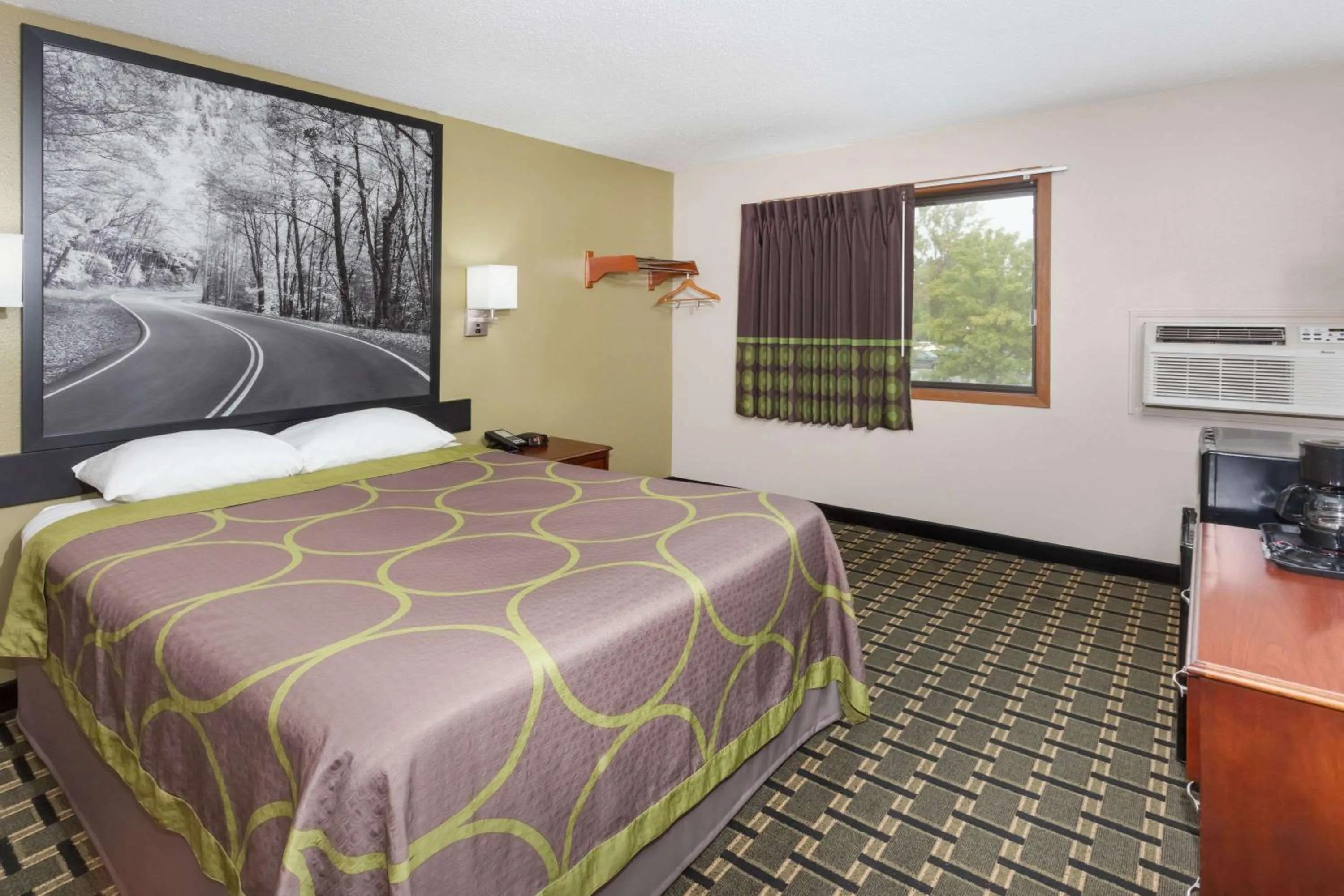 Deluxe Queen Room - Non-Smoking in Super 8 by Wyndham Michigan City