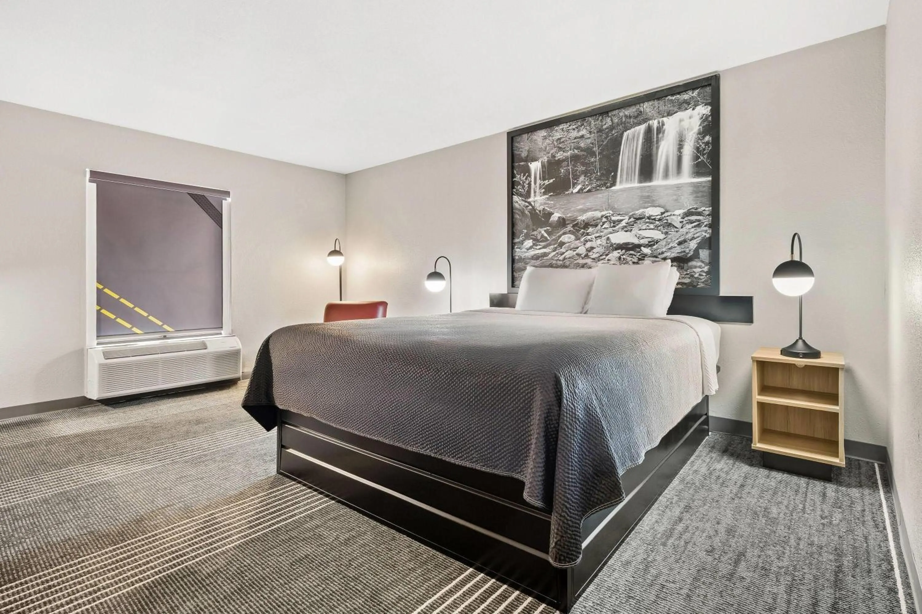 King Room - Non-Smoking in Super 8 by Wyndham Harrison AR