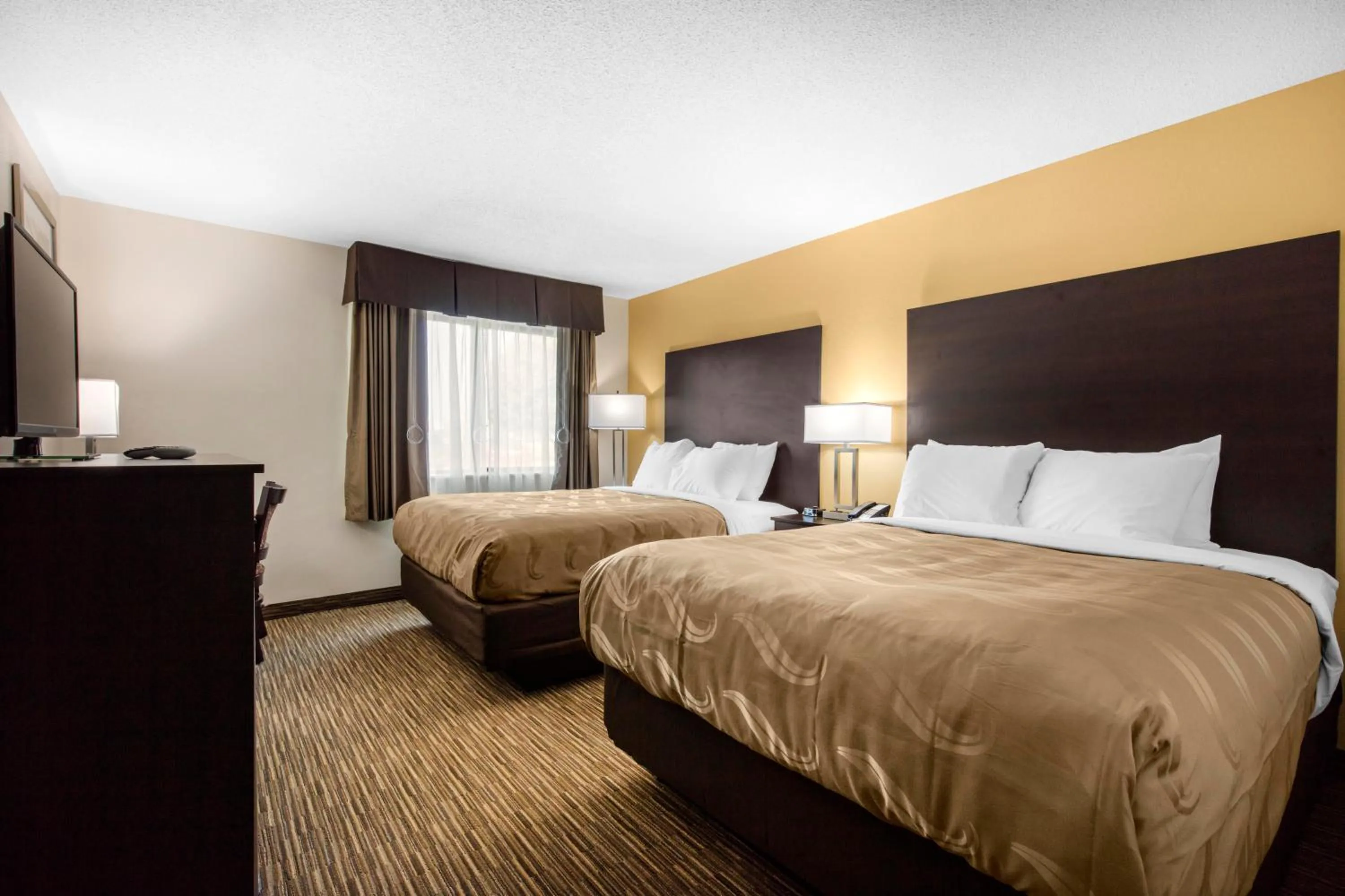 Queen Room with Two Queen Beds - Non-Smoking in Quality Inn & Suites Metropolis I-24