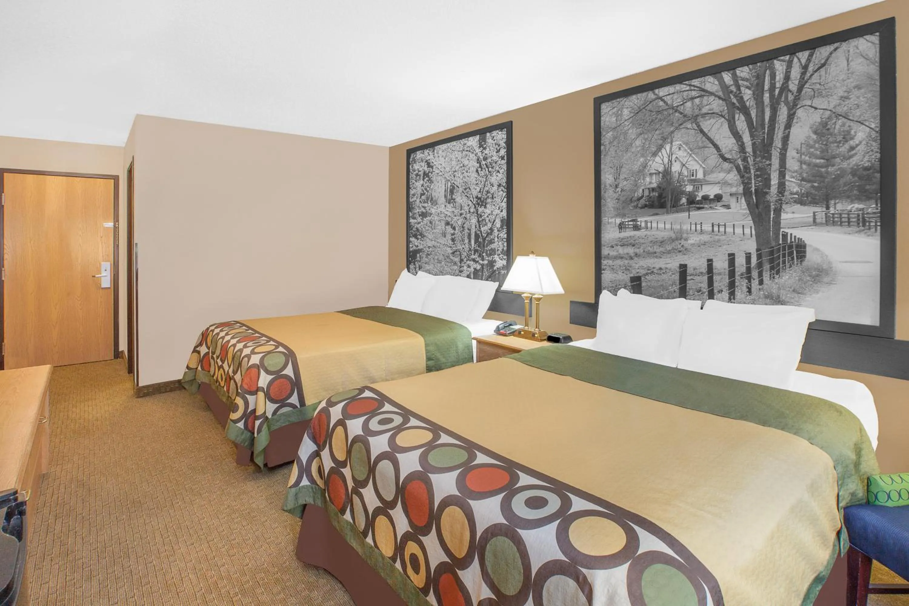 Double Room with Two Double Beds - Smoking in Super 8 by Wyndham Seville