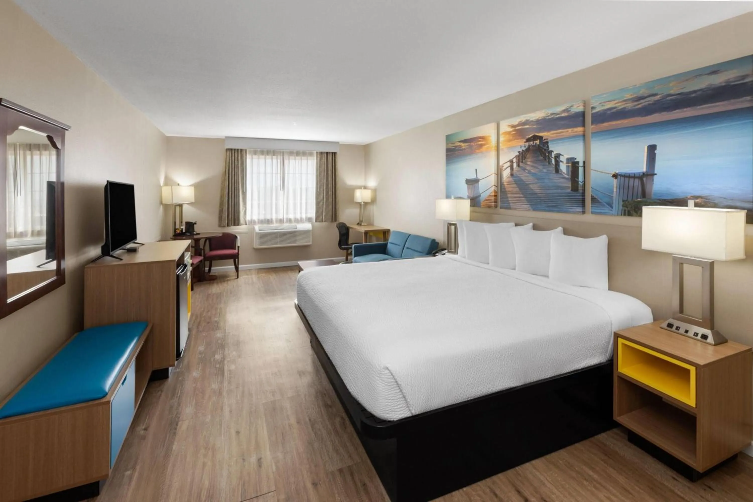 Business King Room - Non-Smoking in Days Inn by Wyndham Mountain Home