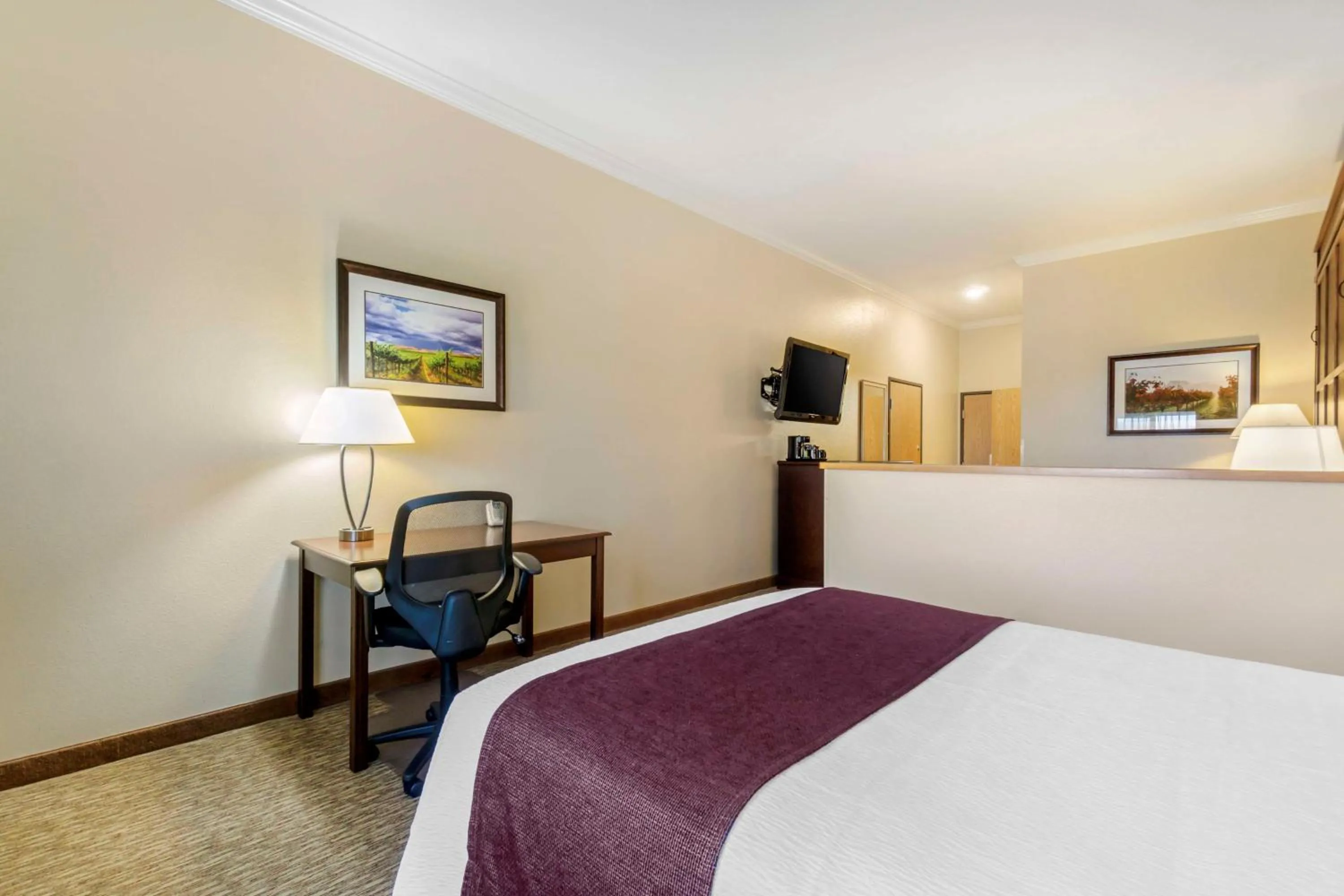 Queen Room with Two Queen Beds and Sofa in Best Western Plus Grapevine Inn