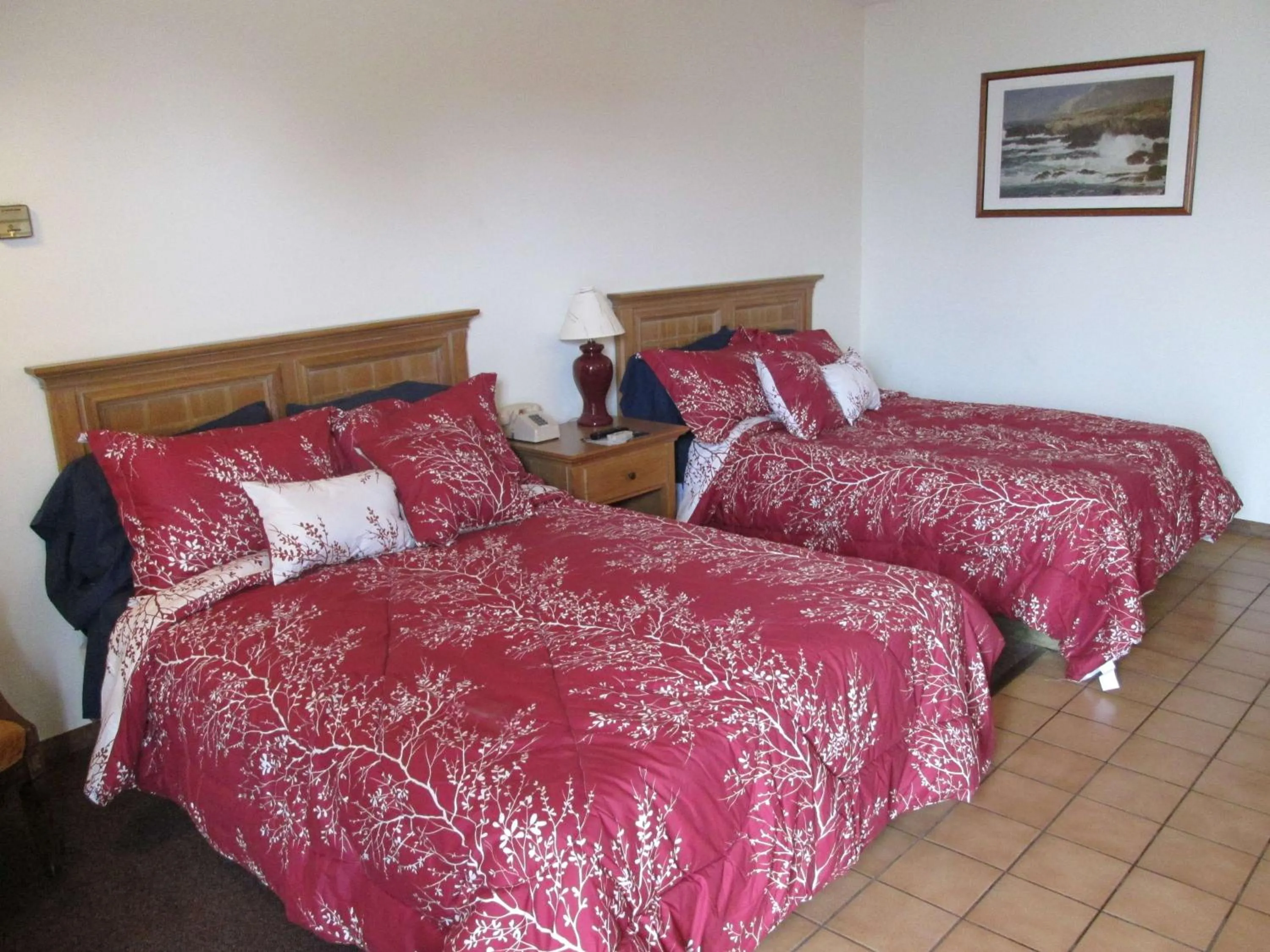 Double Room with Two Double Beds - Non-Smoking in Mayflower Motel Milford