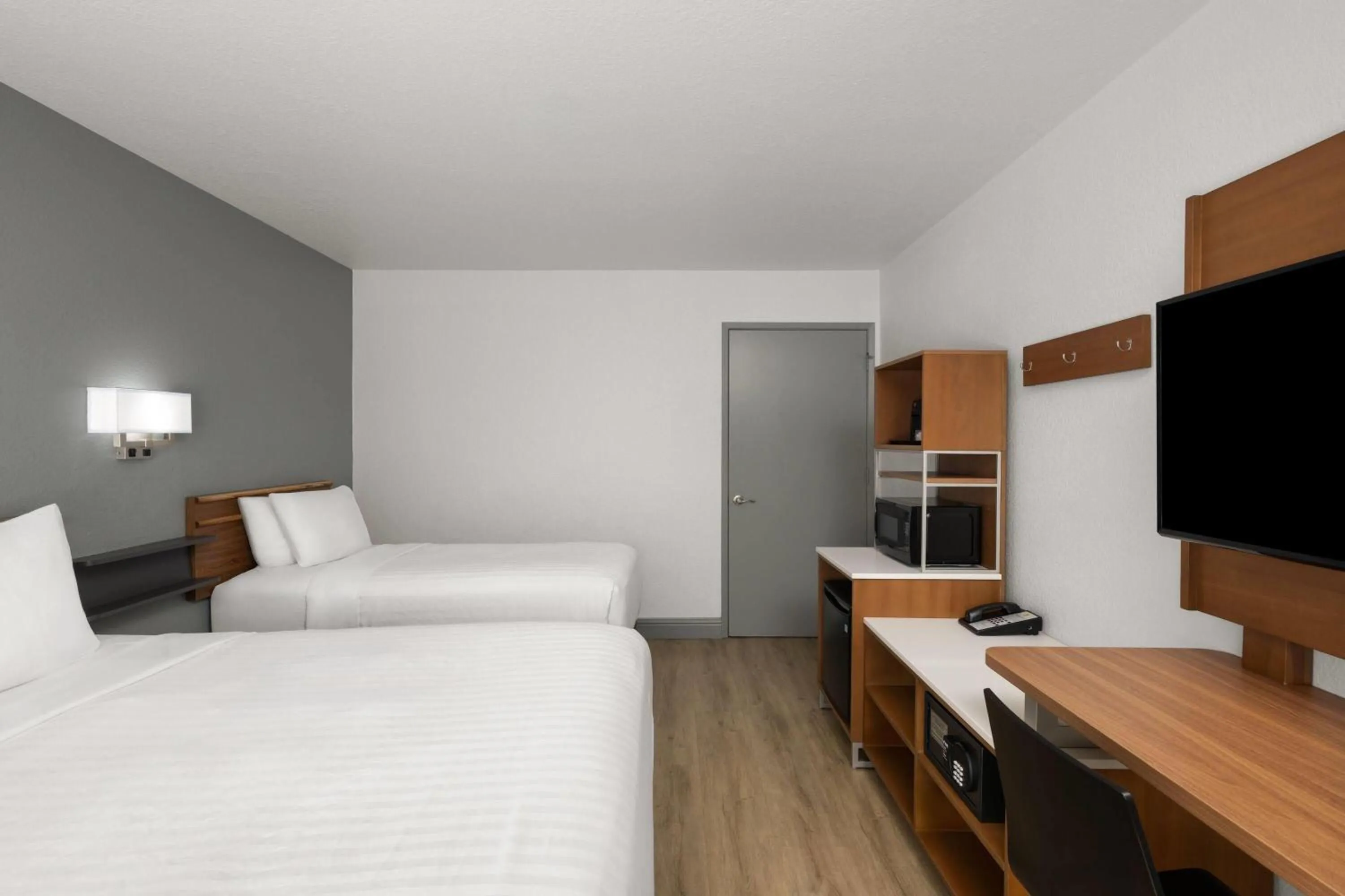 Queen Room with Two Single Beds - Mobility Accessible/Non-Smoking in Super 8 by Wyndham Fort Bragg