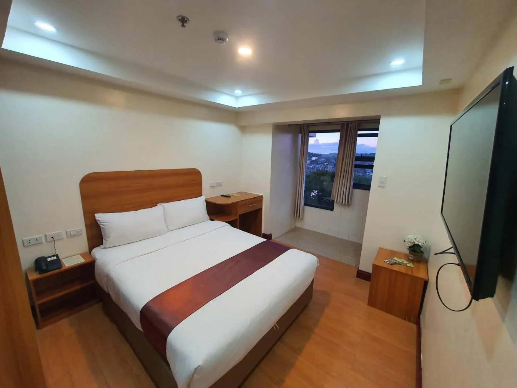 Deluxe Double Room with Balcony in 456 Hotel