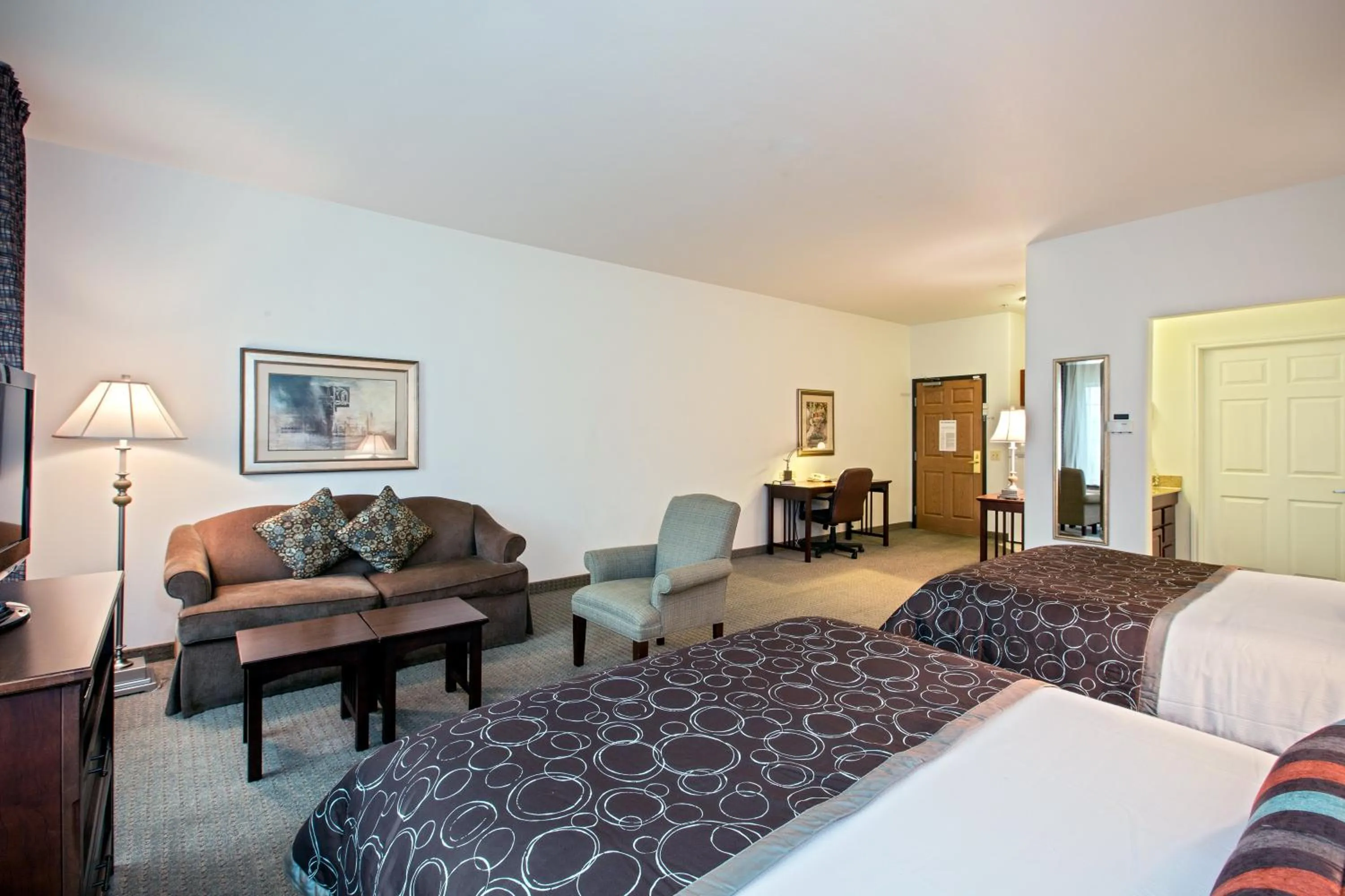 Queen Studio Suite with Accessible Tub - Non-Smoking in Staybridge Suites Rockford by IHG