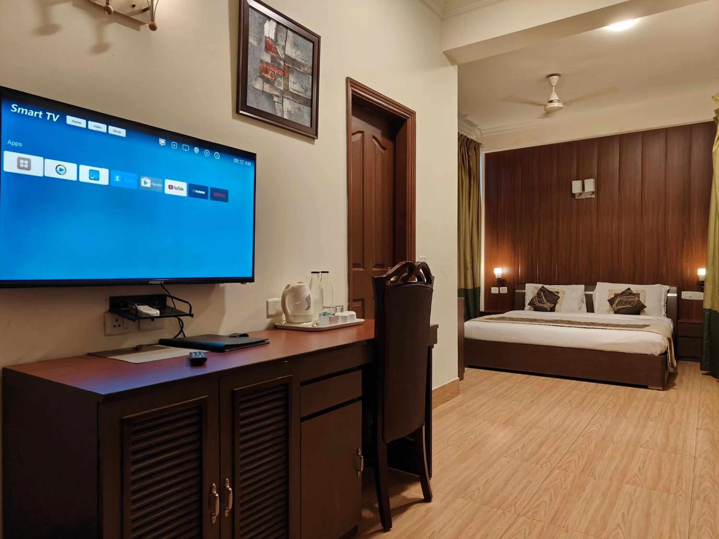 Junior Suite - single occupancy in Tavisha Villa Golf Course MG Road