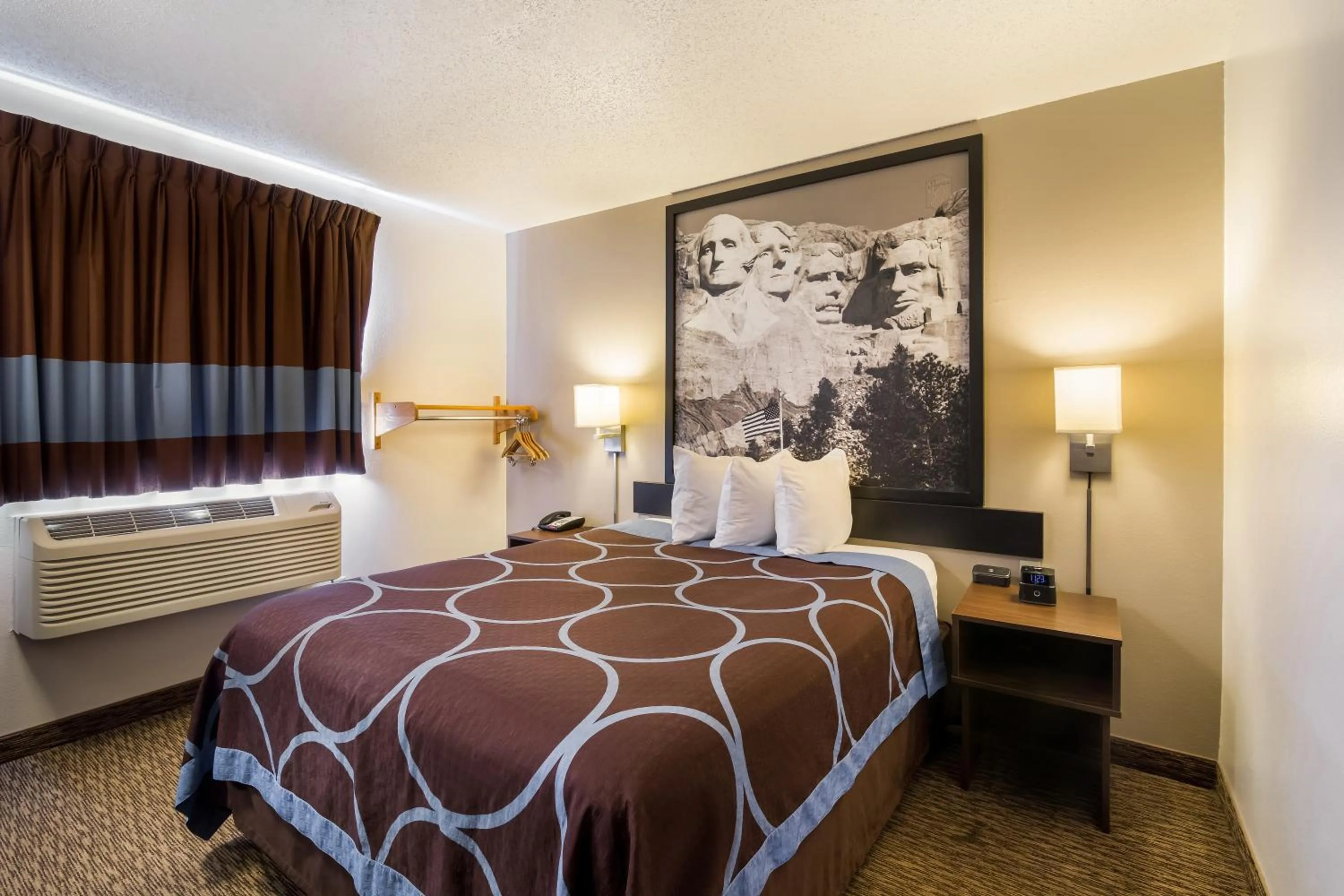 Queen Room - Non-Smoking in Super 8 by Wyndham Custer/Crazy Horse Area